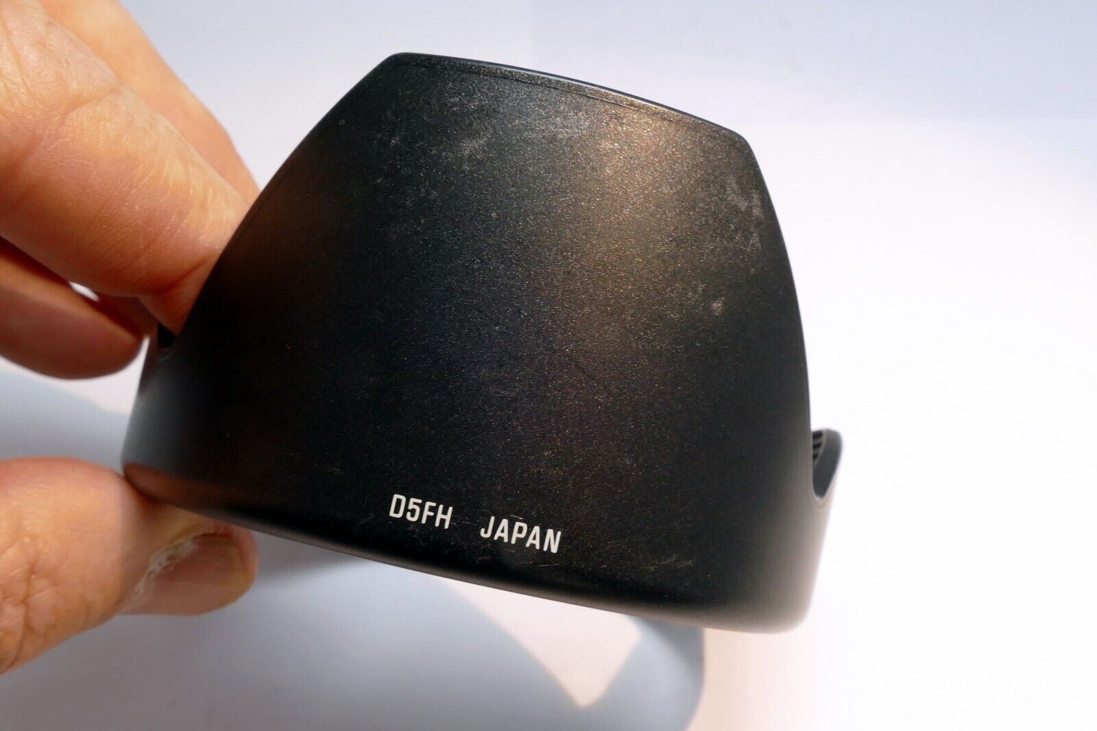 Tamron D5FH Lens Hood Shade for 72mm rim AF  28-200mm f3.8-5.6 LD (171D, 571D)