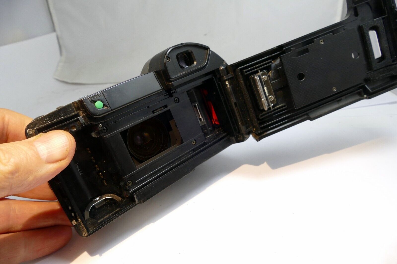 OLYMPUS INFINITY SUPER ZOOM 300, 38-105 MM CAMERA Untested - AS IS