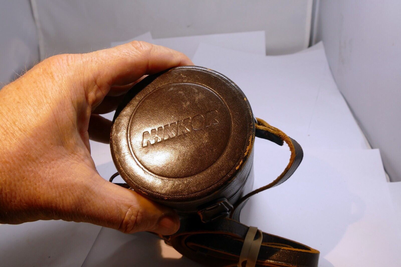 Nikon NIKKOR Lens Hard Case (for 85mm f1.8 Nikkor Ai-s f2 ) - - Genuine OEM