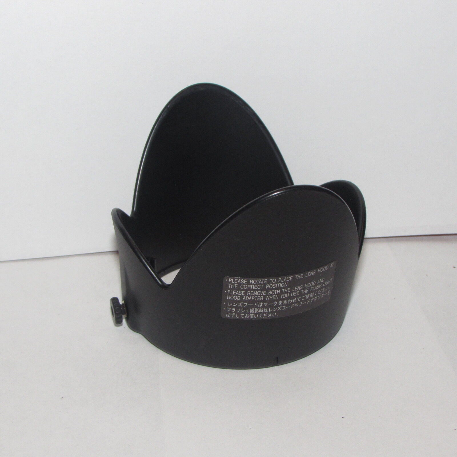 Used 62mm Lens Hood Not sure what brand or what lens S107018