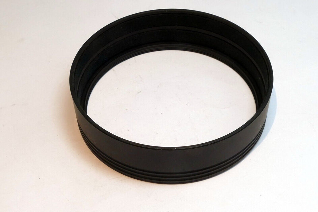 Shade Lens Hood adapter with 82mm threads in the front