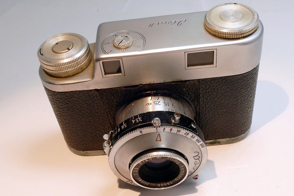 Iloca I Rangefinder Camera with V JLitar f3.5 4.5cm lens Prontor S Shutter  1940
