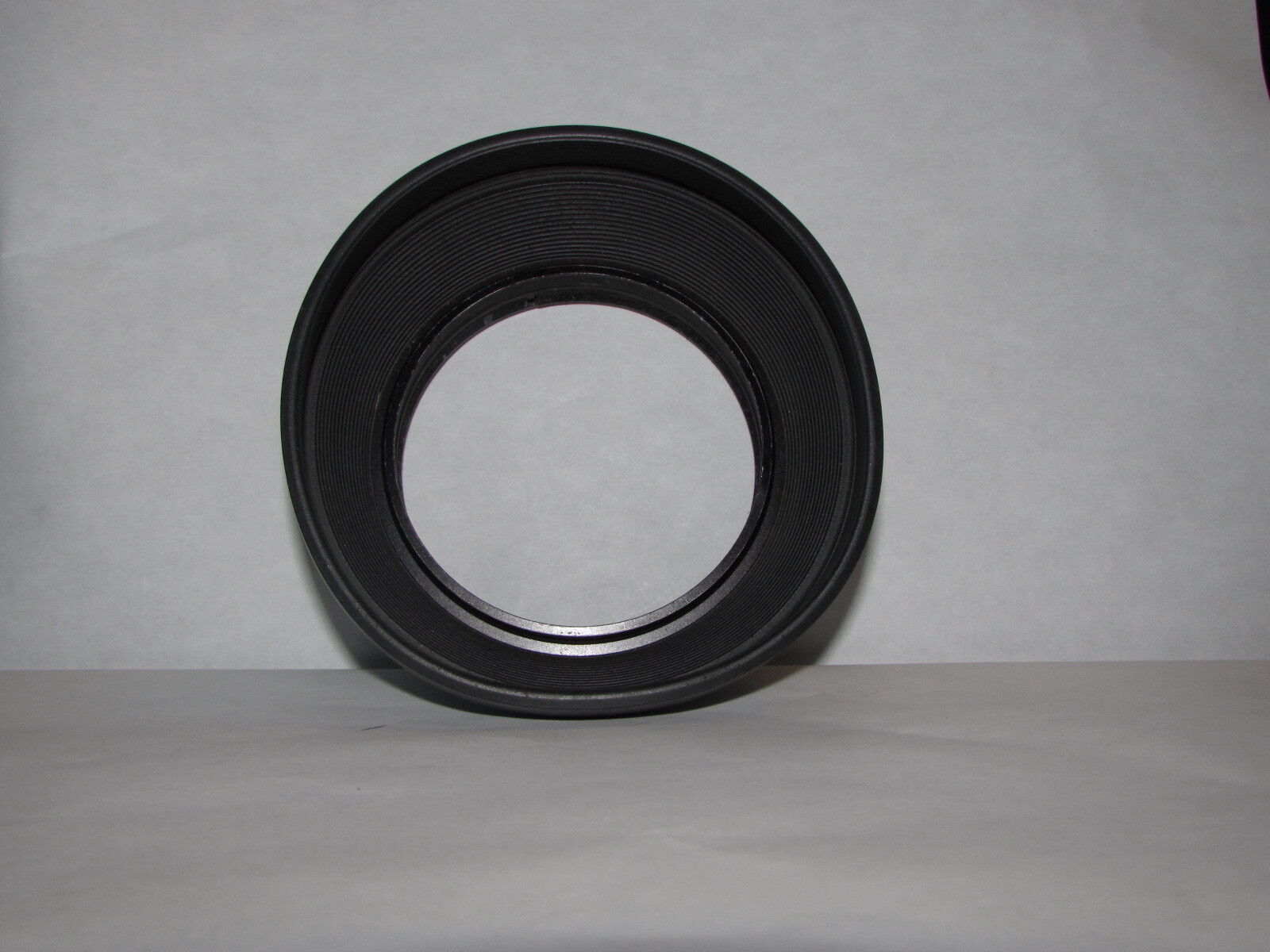 Vintage Canon Lens Hood Shade for 28-50mm f3.5 FD manual focus Rubber  B20536