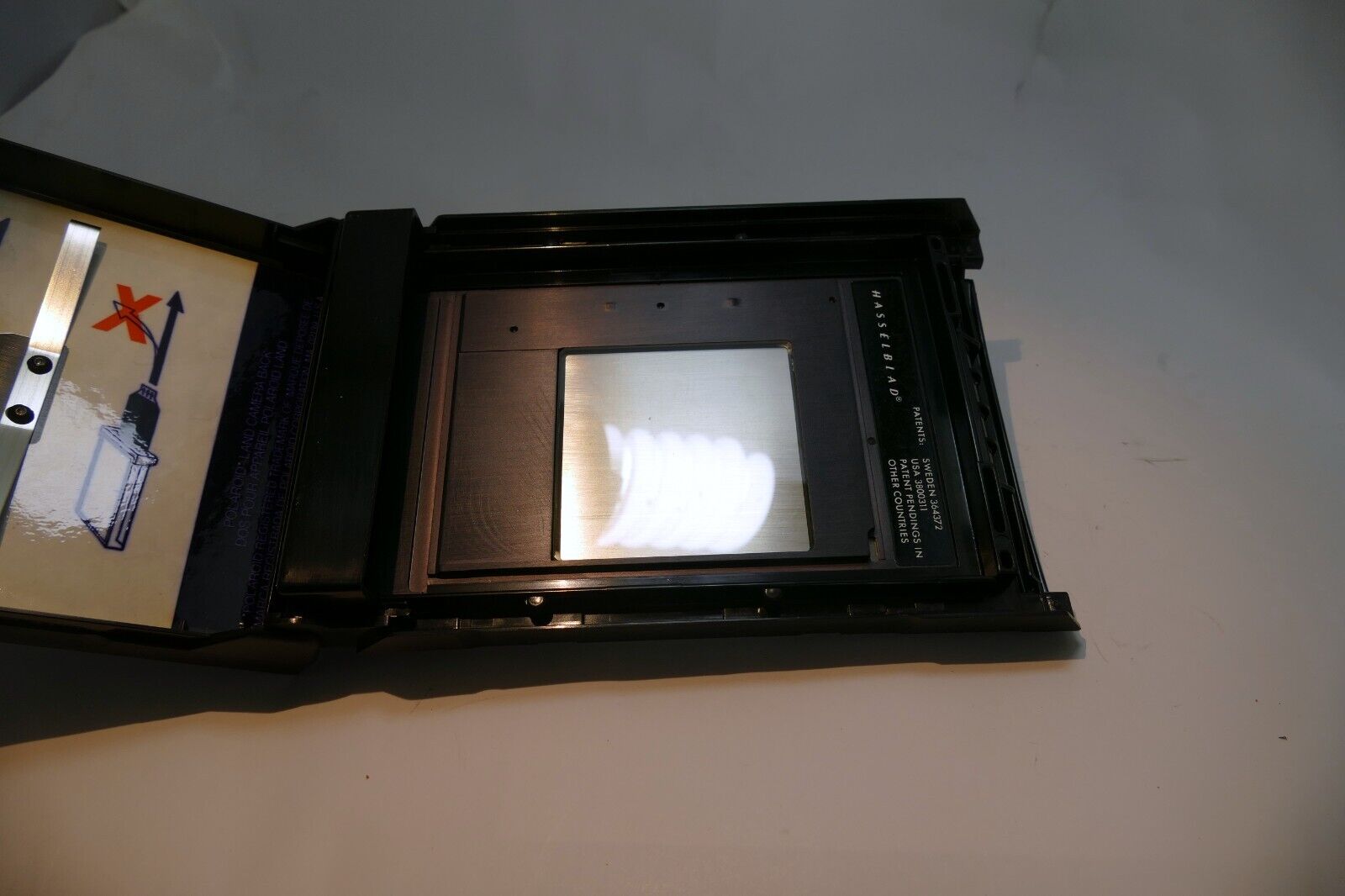 Hasselblad 30198 Magazine Back 100 for Polaroid Film for 500C/M 500EL/m  cameras