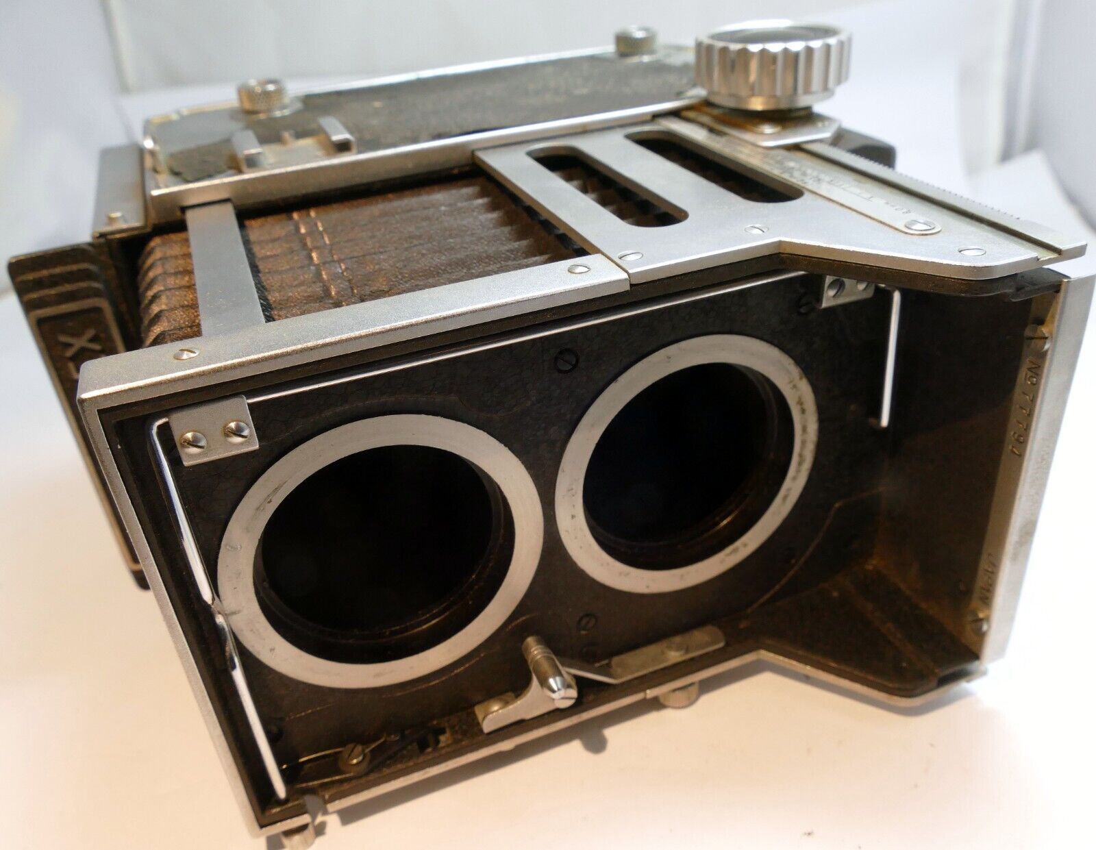 MAMIYA Mamiyaflex Professional TLR Film Camera Body works good