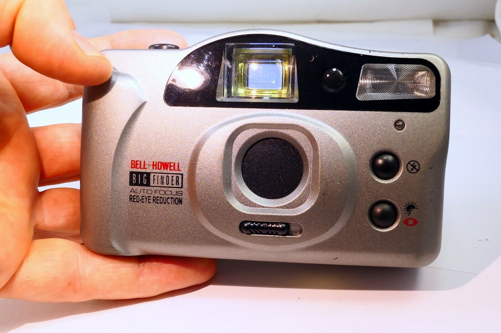 Bell & Howell Big Finder auto focus point and shoot Camera BF 905
