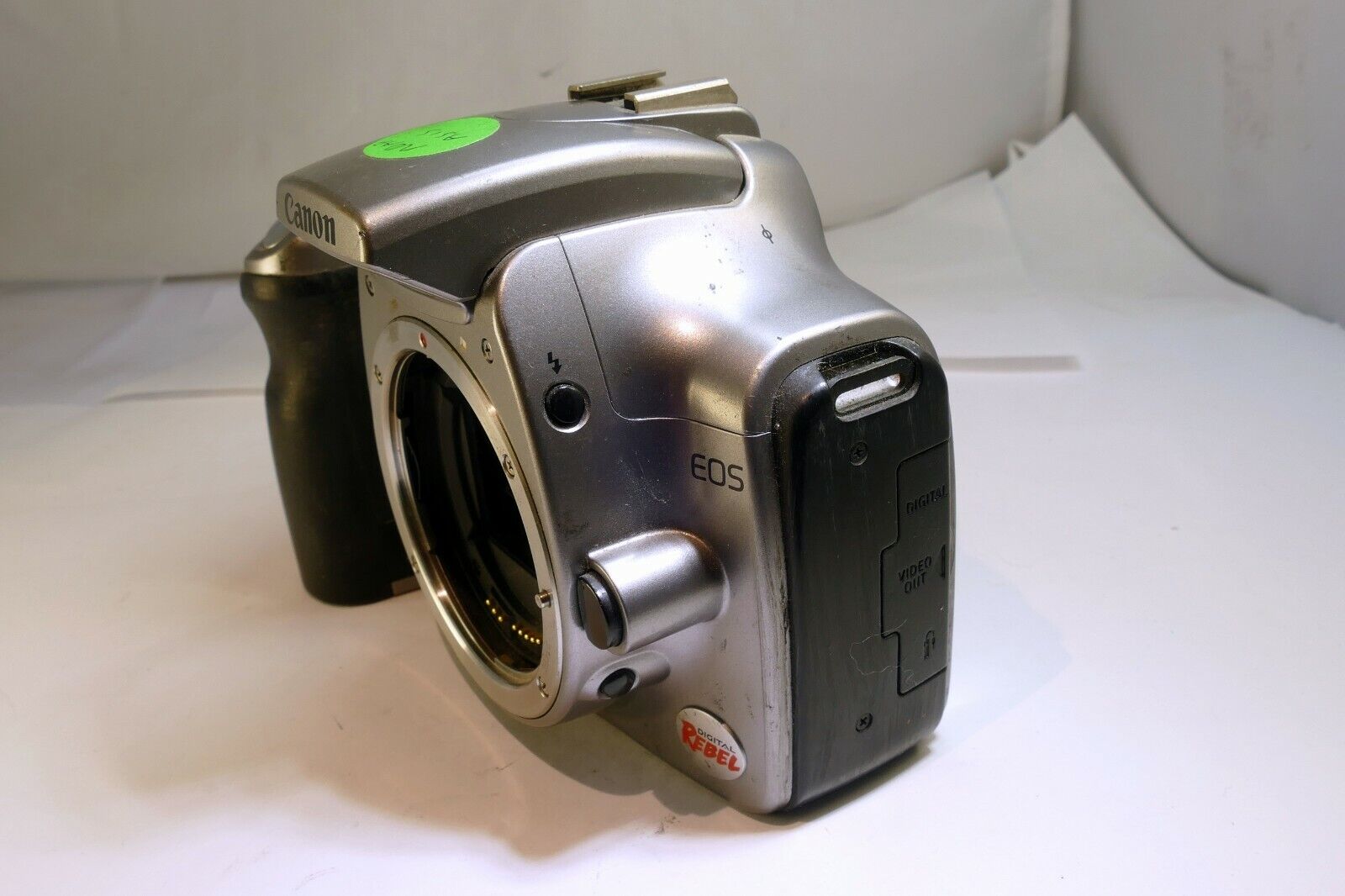 Canon EOS 300D 6MP Digital REBEL SLR Camera - Silver (Body Only) - AS IS - NO AF