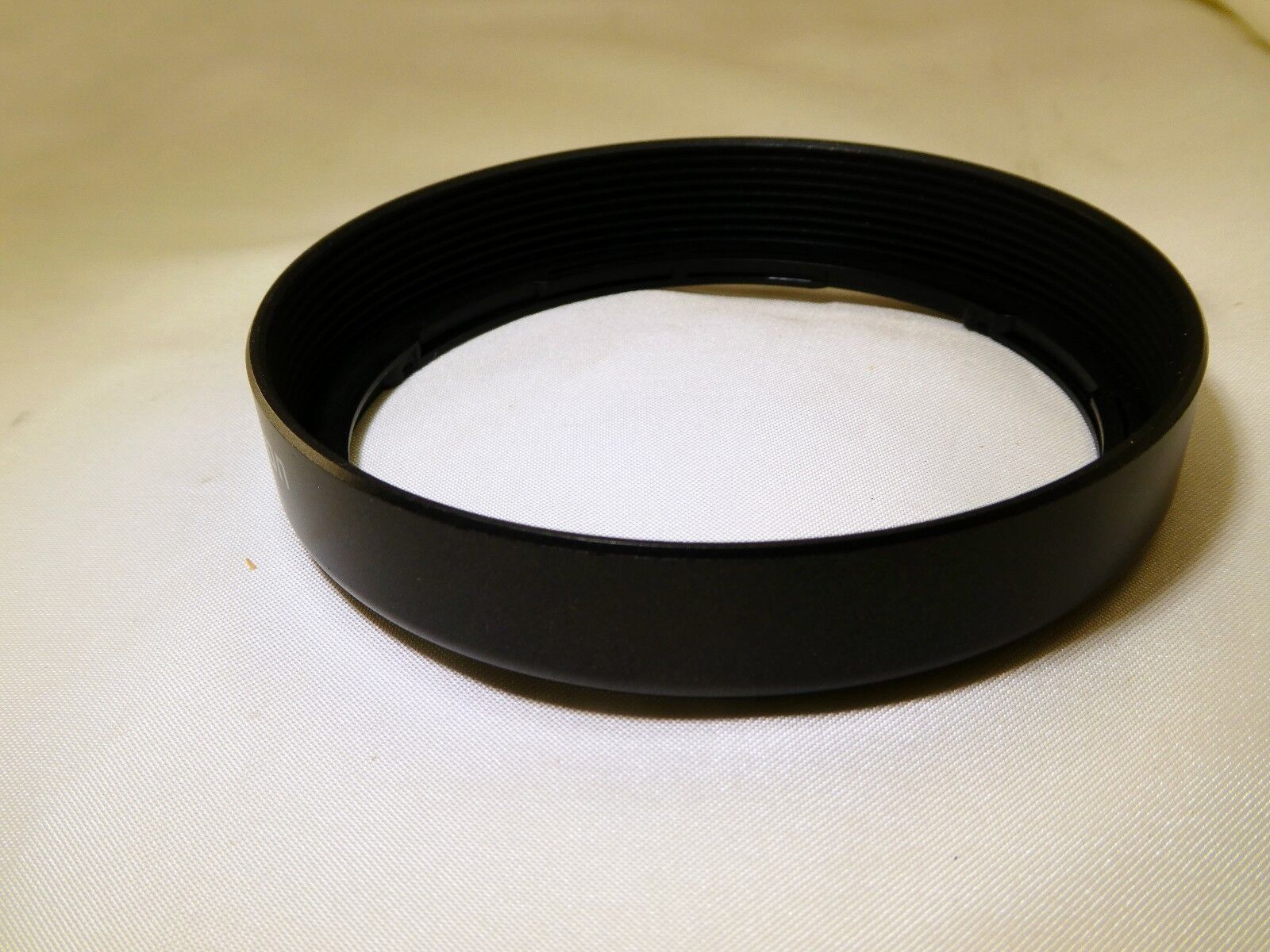 Tamron 85FH  Lens Hood twist on type Genuine OEM