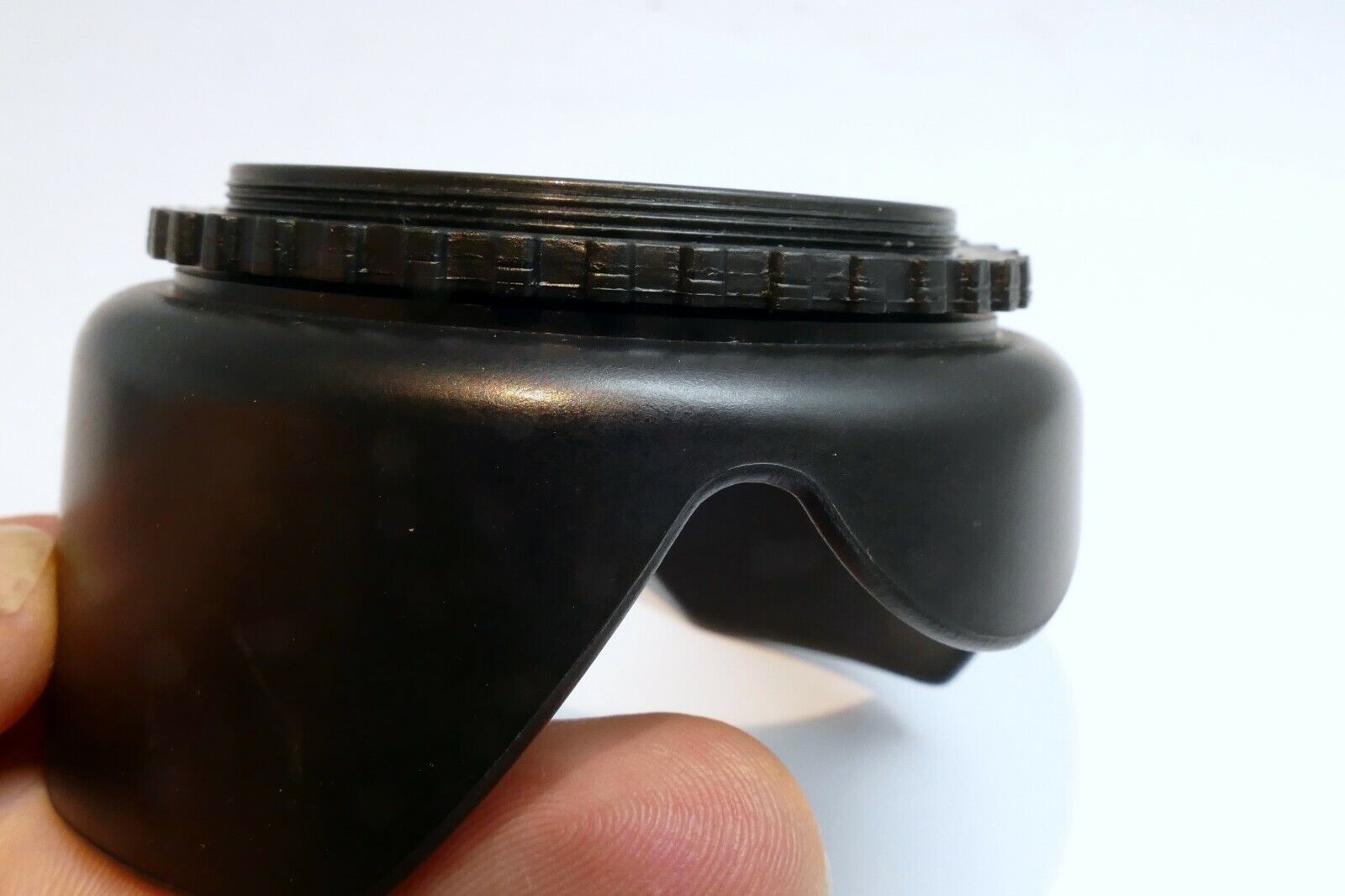 52mm Lens Hood Shade threaded plastic petal shaped  for 50mm f1.8 f1.4