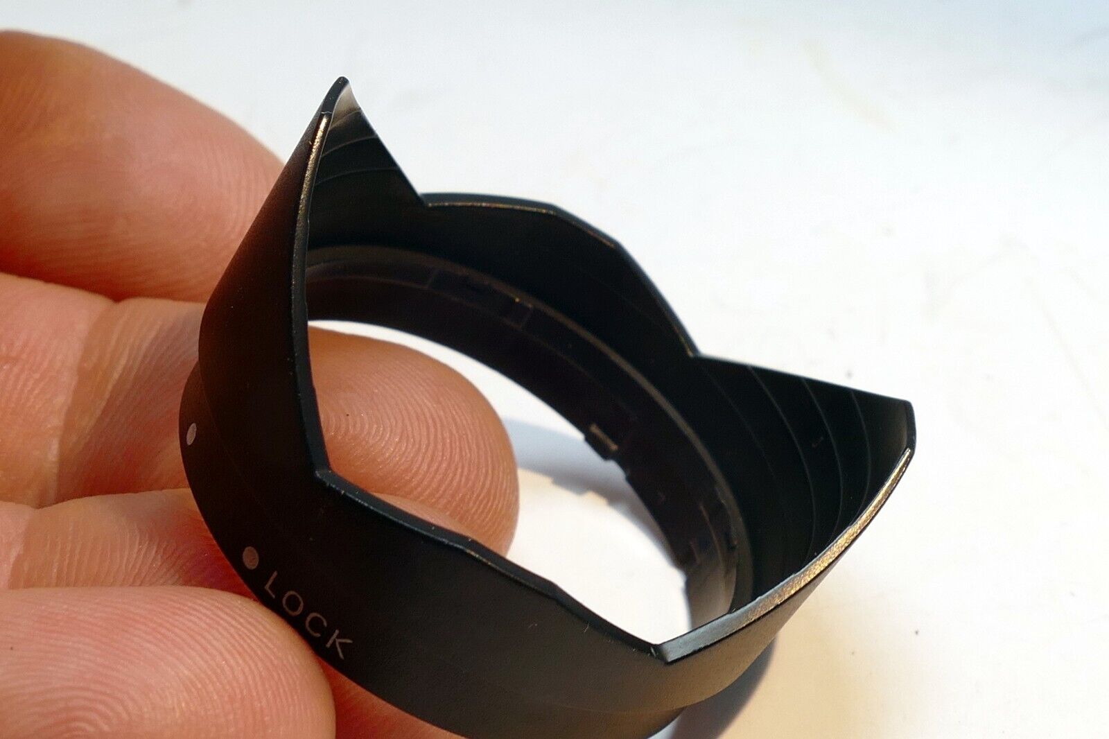 34mm ID Lens Hood Shade plastic twist on type