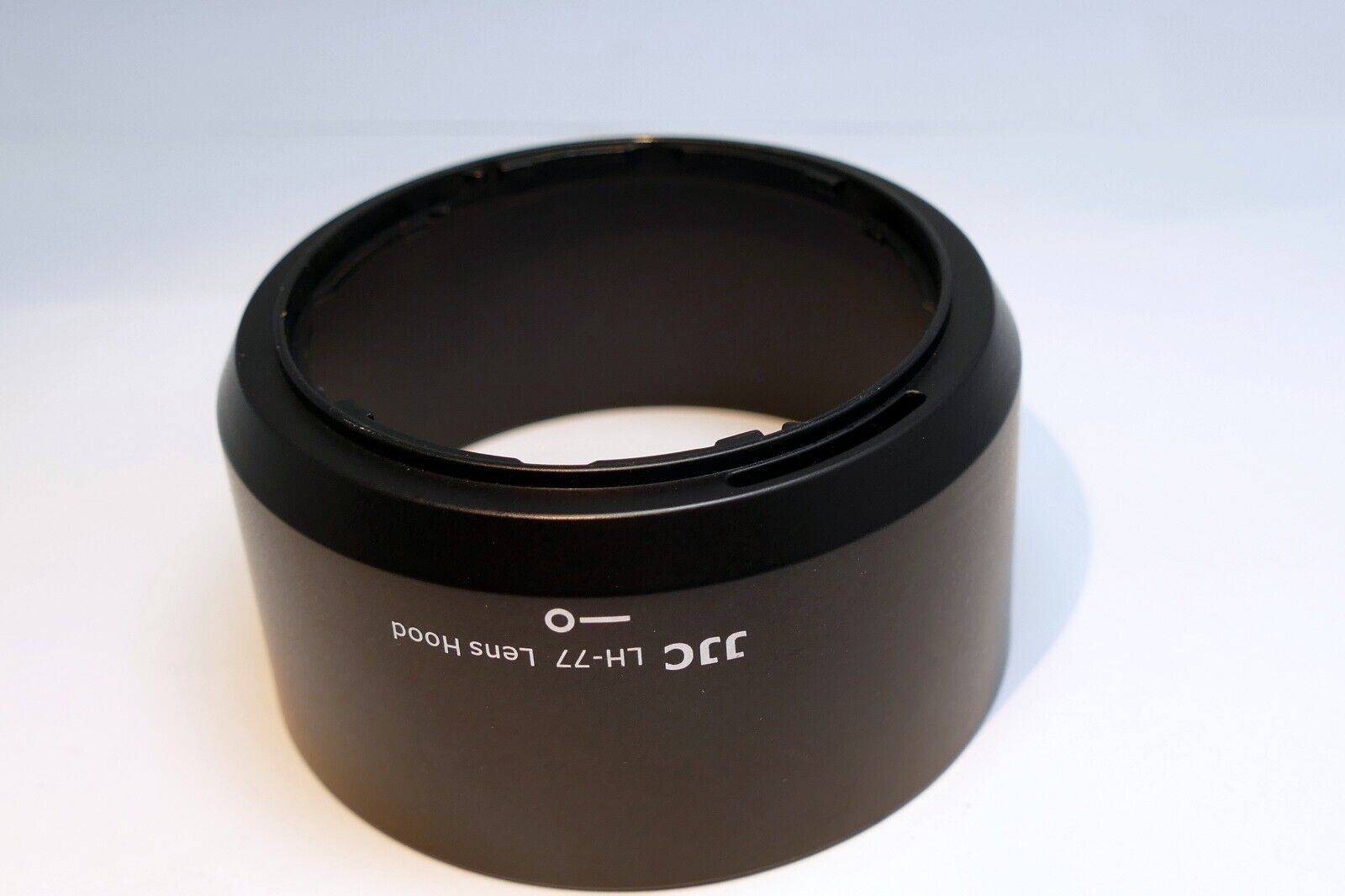 Replacement Lens Hood Shade for Nikon AF-P DX NIKKOR 70-300mm f4.5-6.3G ED HB-77