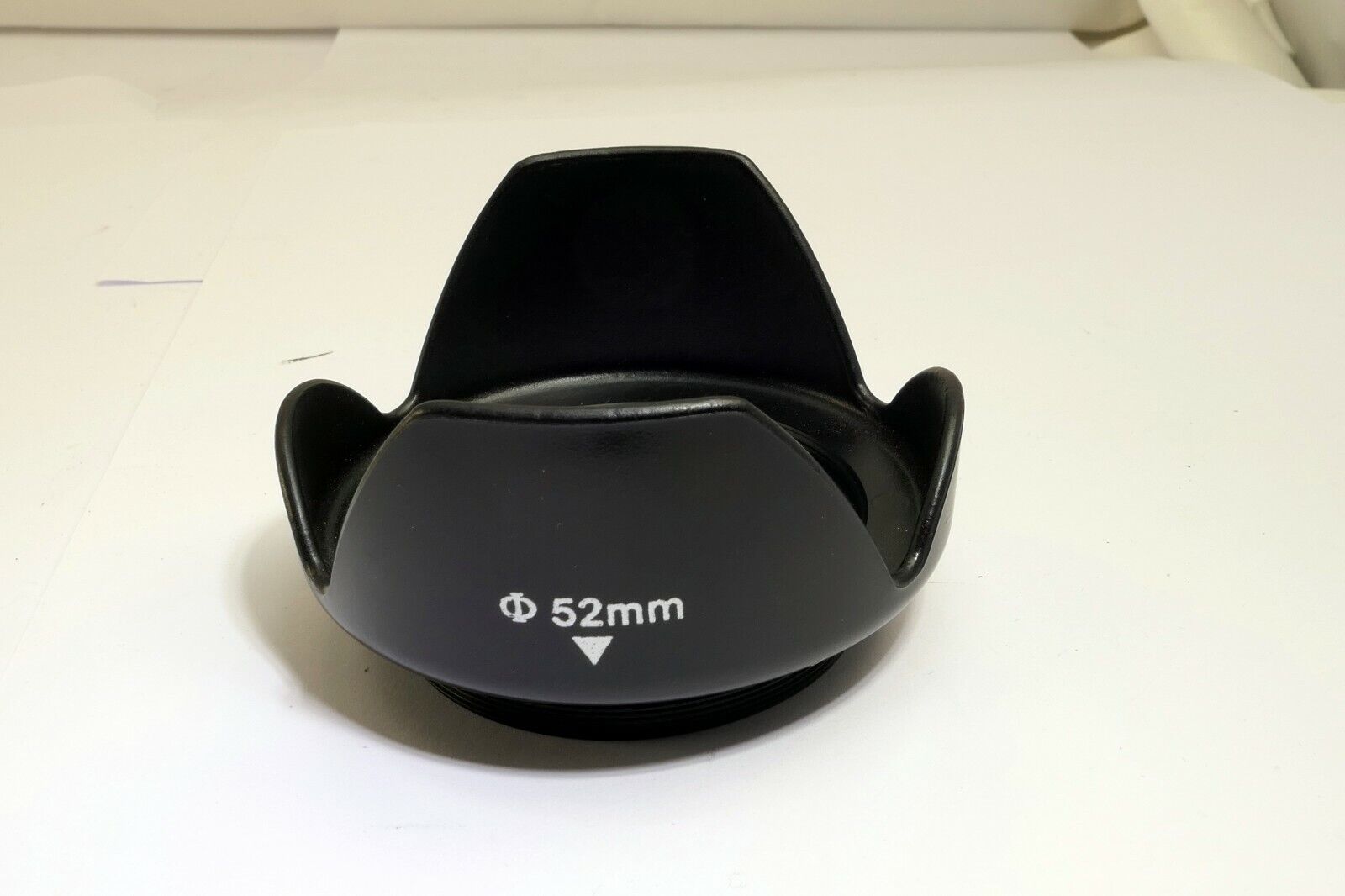 52mm threaded Petal tulip Lens Hood  Missing retaining ring - works