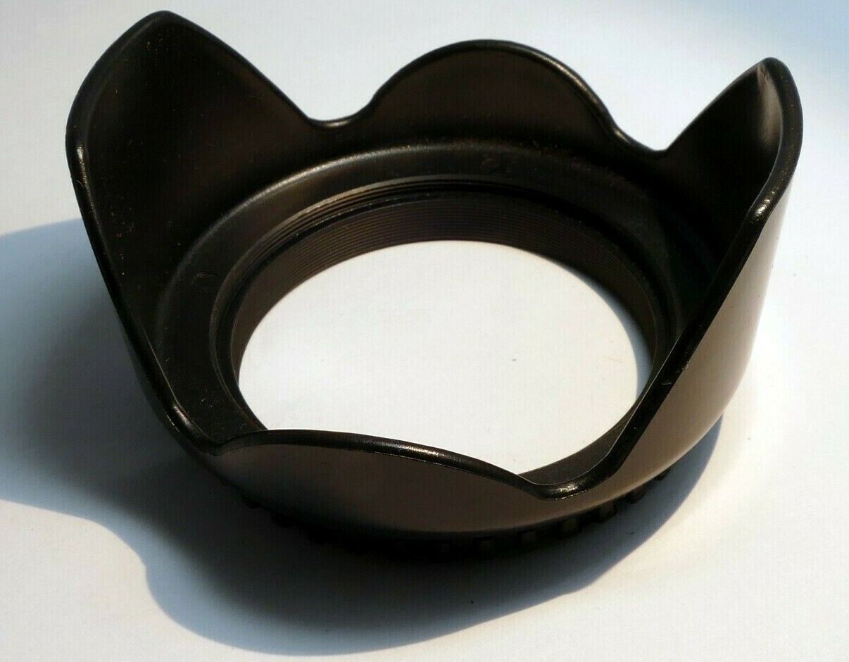 Plastic Petal shaped 58mm Lens hood Shade screw in type for 18-55mm IS