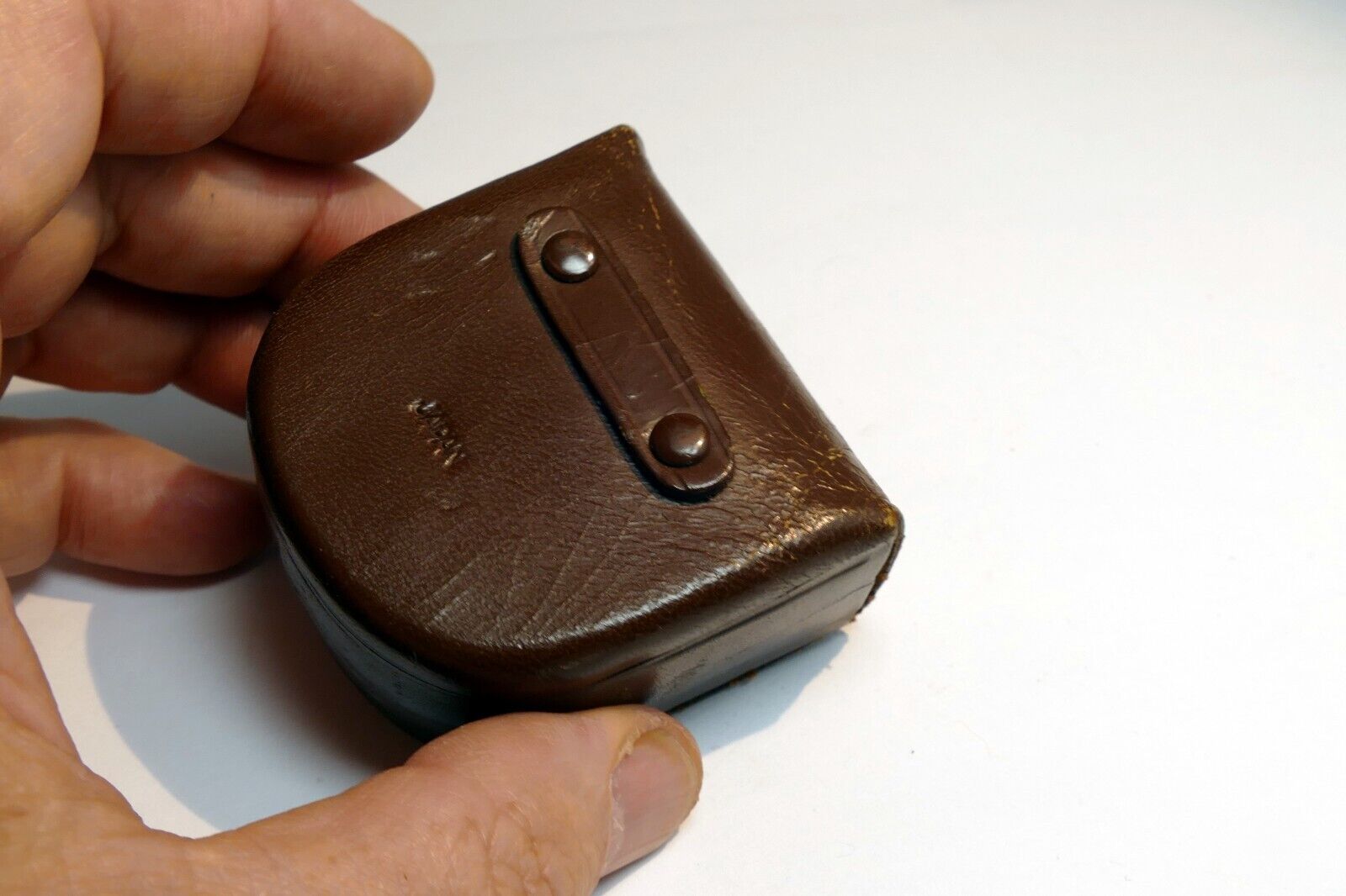 Leather soft pouch case for  Fuji series 6 hood  2X2X1"