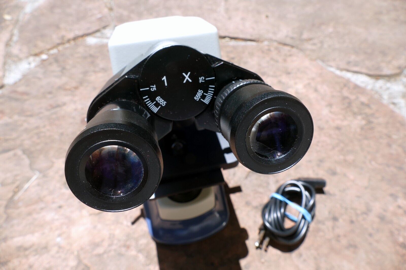 N-180M Biological Lab Medical Microscope Novel - w/ 4X 10X PH 160 0.17 objective