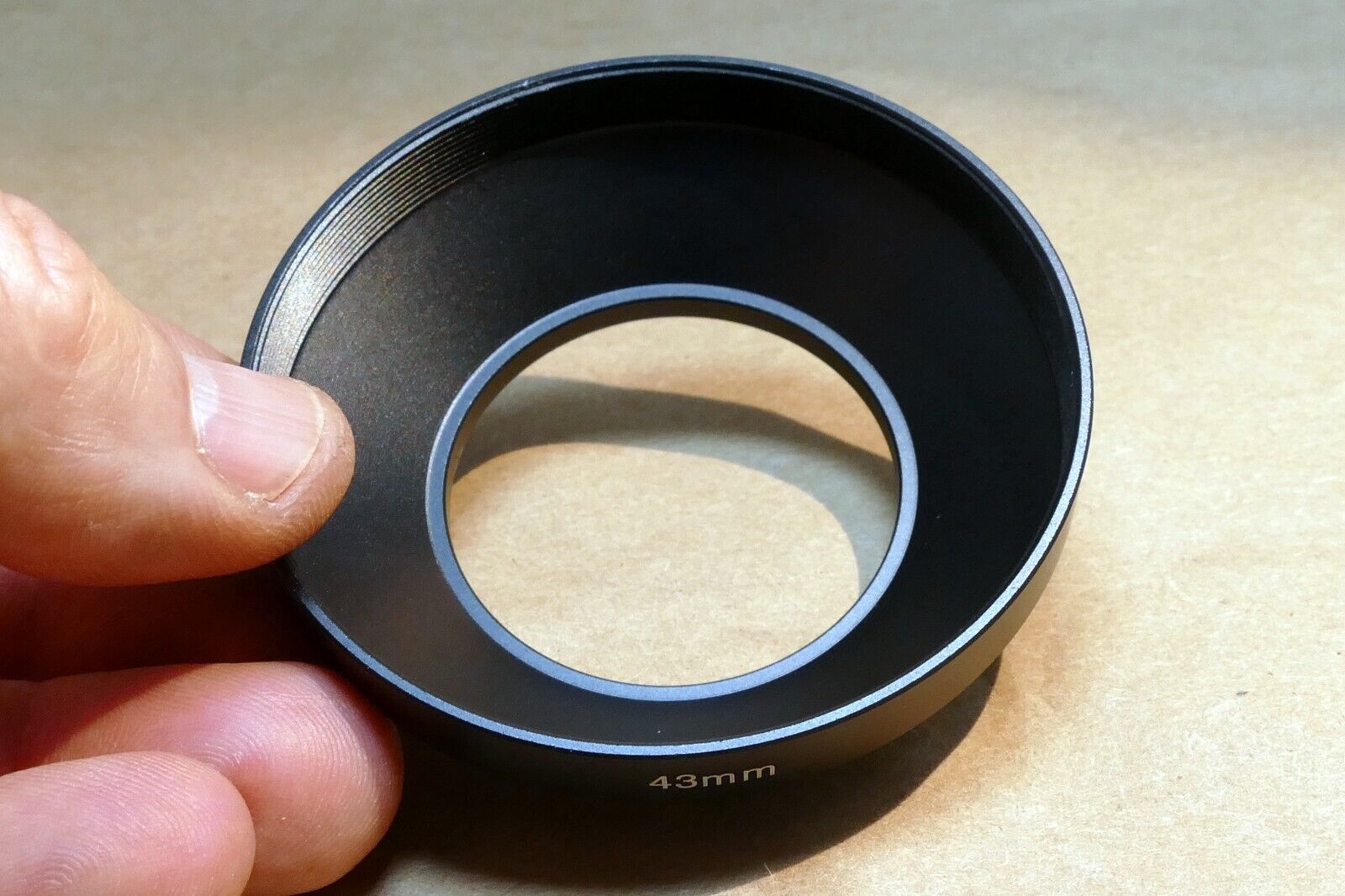43mm Metal LENS hood Wide Angle screw w/ threads in front rim 67mm - new