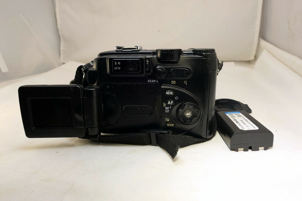 Nikon COOLPIX 5400 5MP Digital Camera AS IS no power