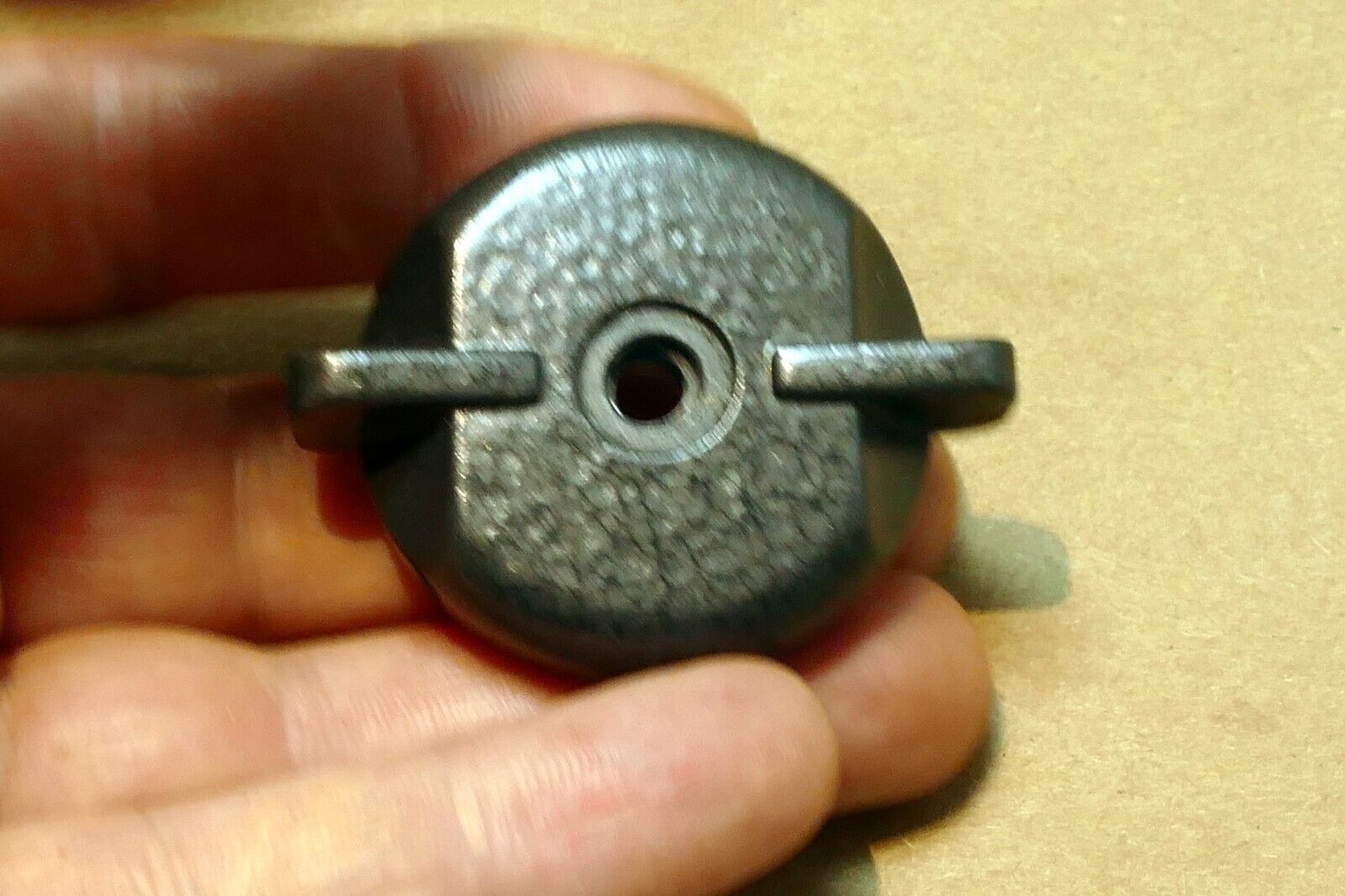 Tripod adapter  plate 1/4" female knob metal
