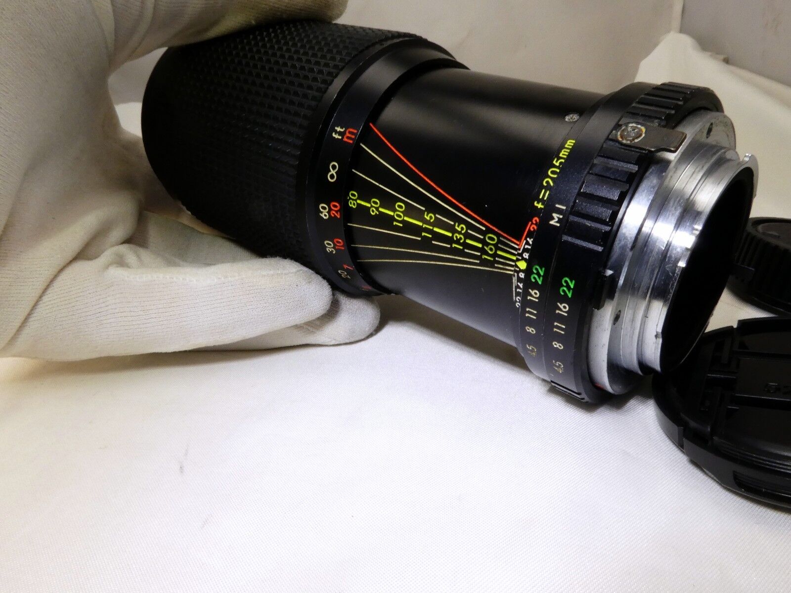 Albinar 80-205mm f4.5 manual focus Zoom Lens for MD constant aperture