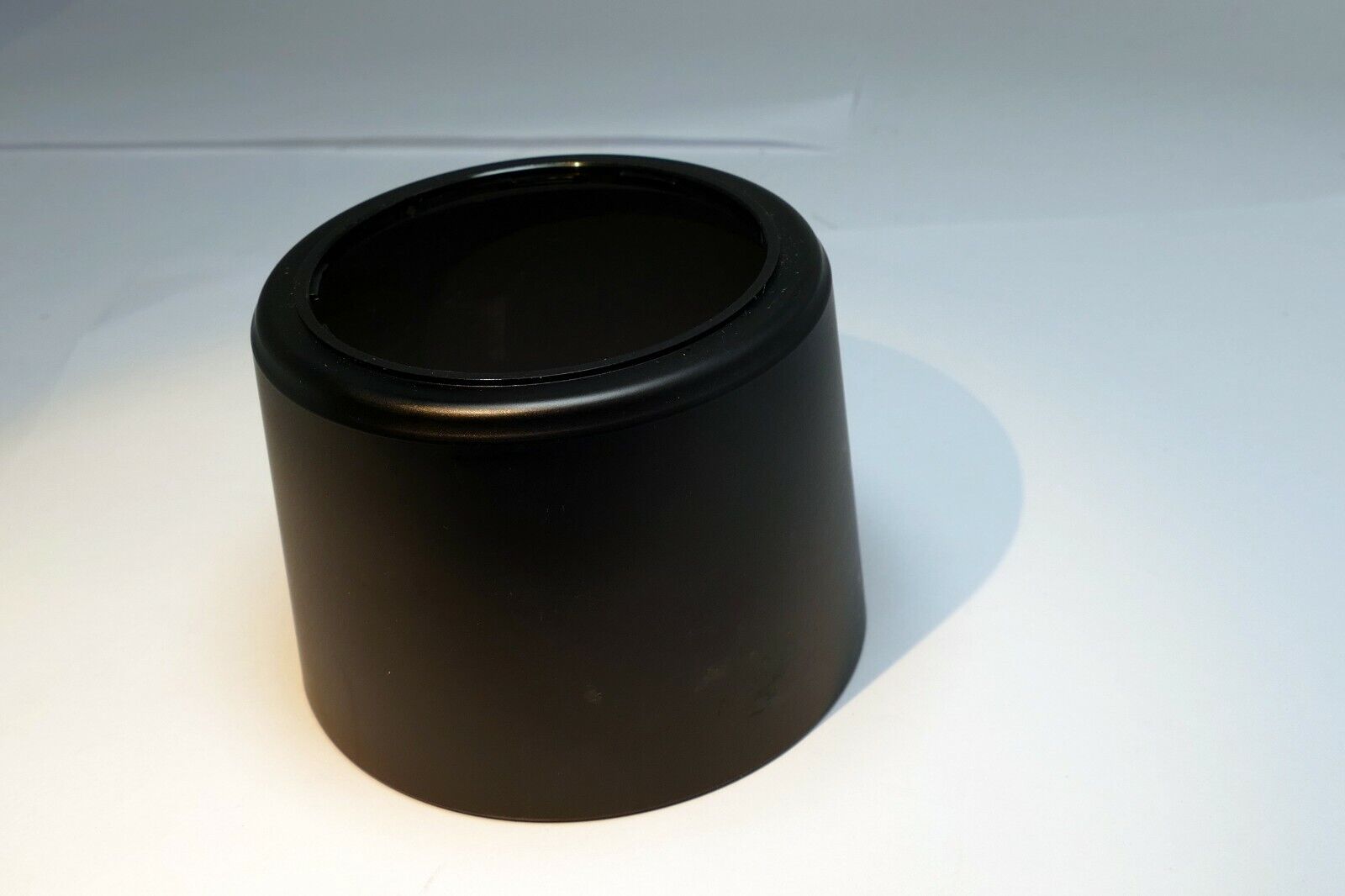 58-60mm Twist on Lens Hood Shade