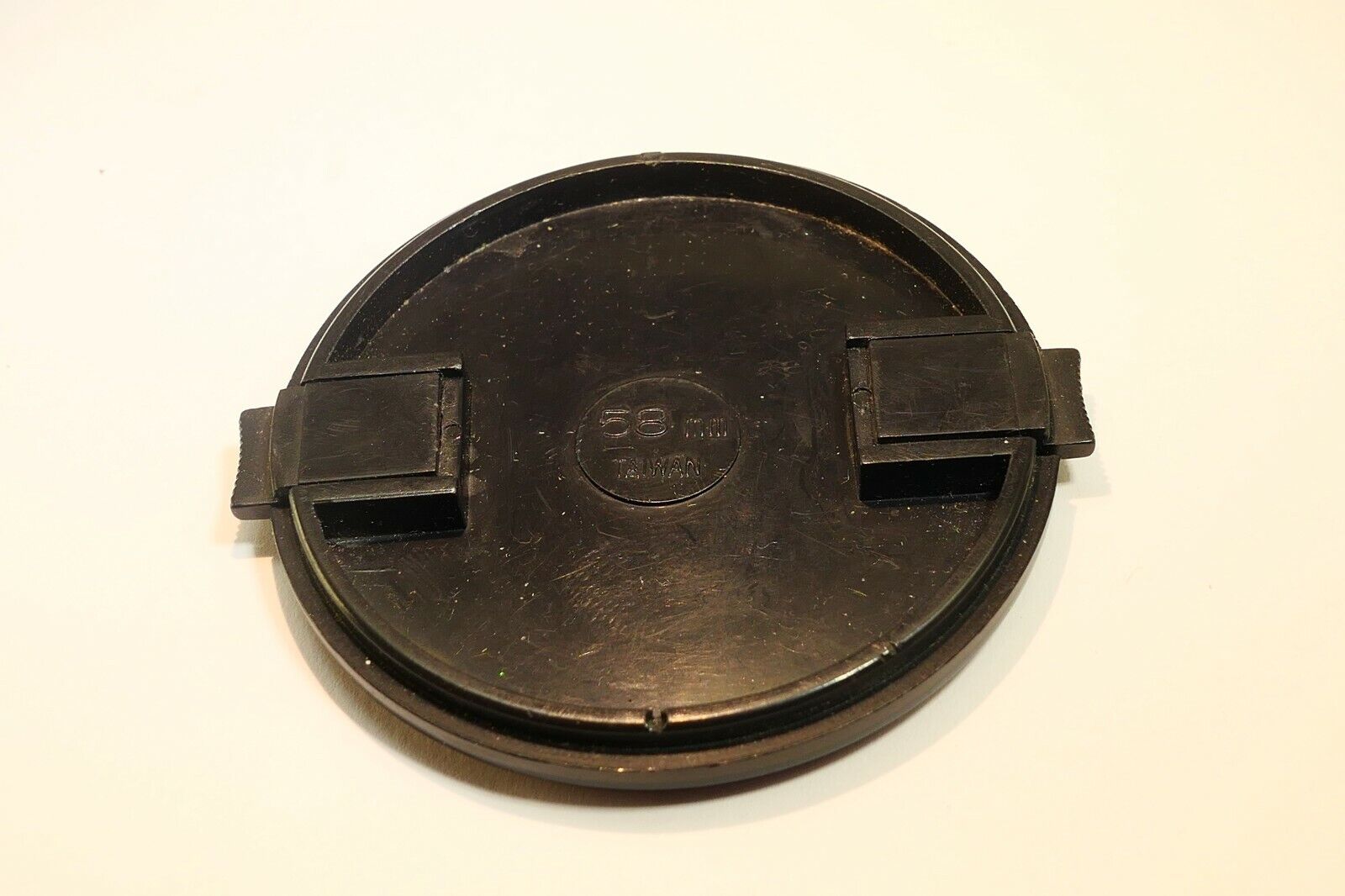 HAMA 58mm snap on type Lens Front Cap made in Hong Kong