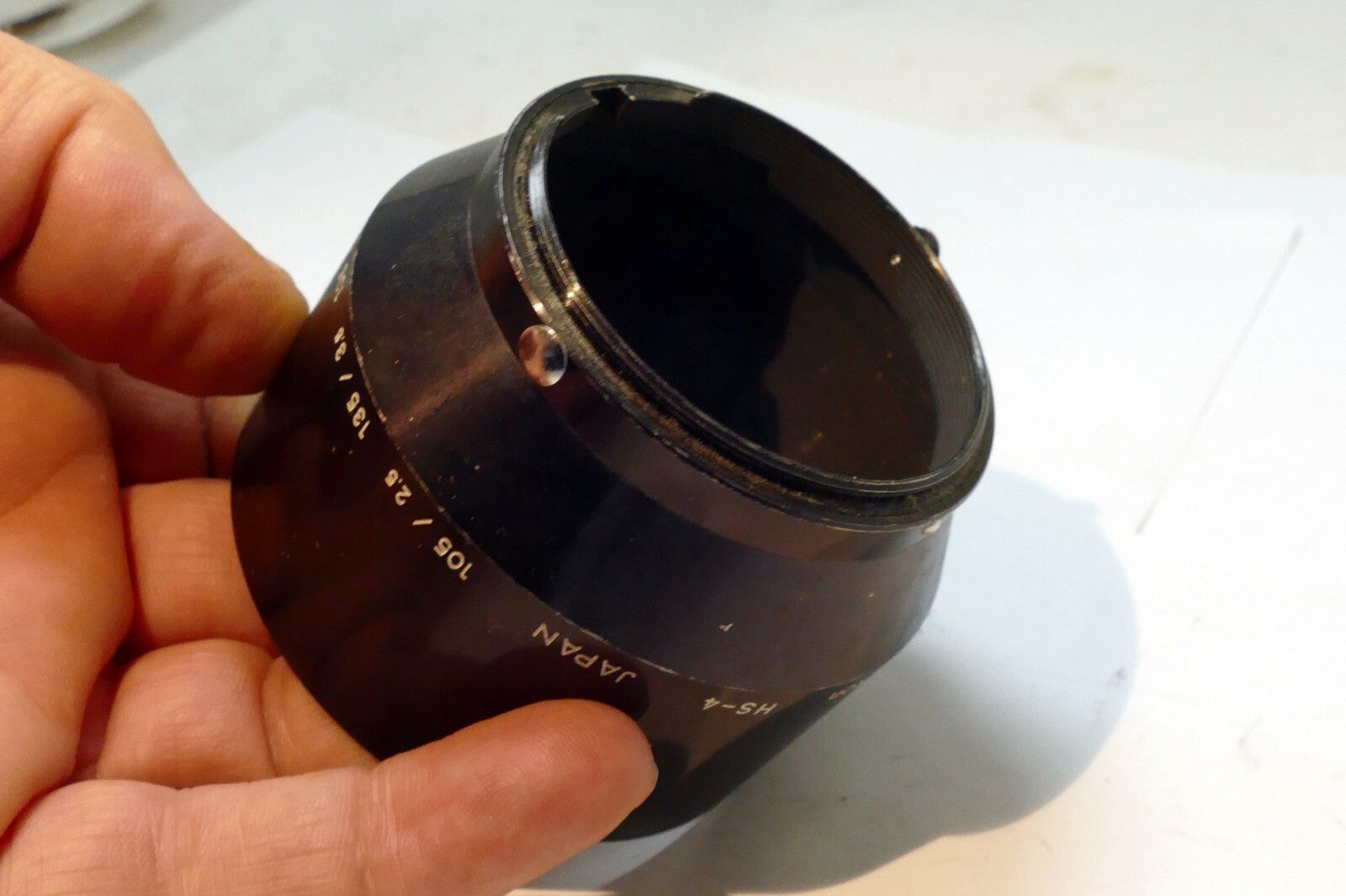 Nikon 52mm HS-4 Clip-on Lens Hood 105mm f2.8 f4 micro Nikkor fits 85mm f2 AI