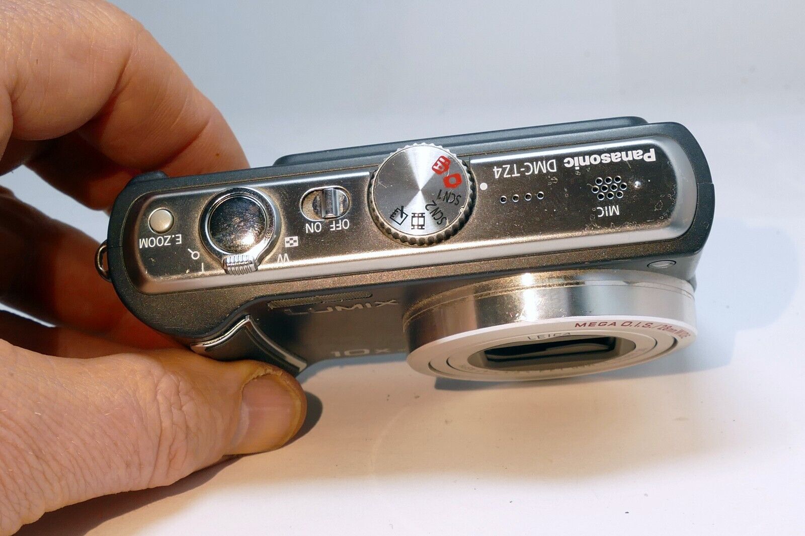Panasonic LUMIX DMC-TZ4 8MP Digital Camera Leica 28mm Lens AS IS Parts UNTESTED
