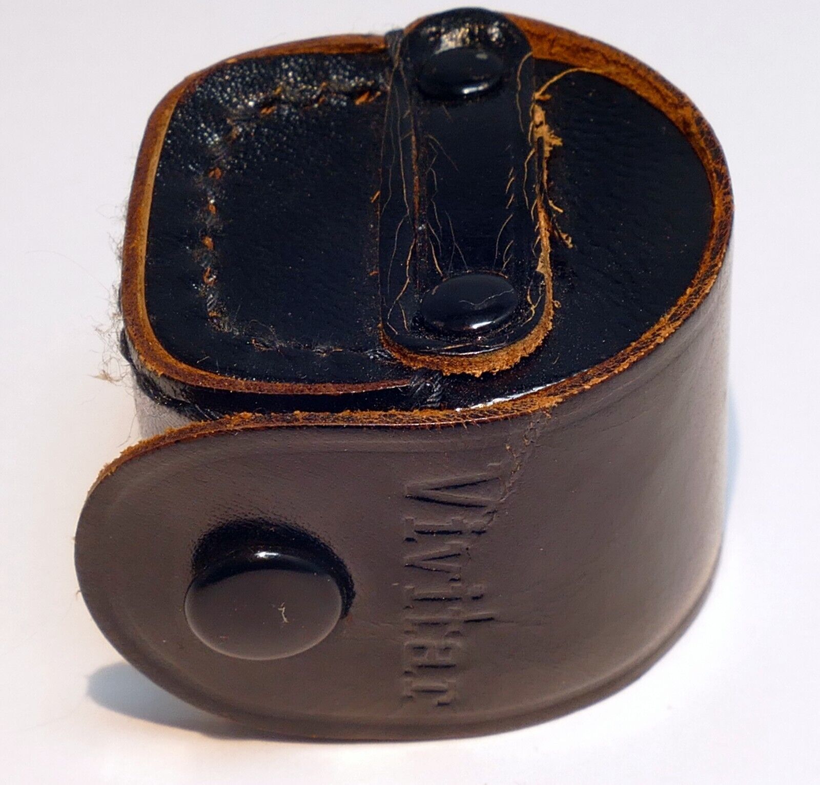 Vivitar  1.5X1.5X1.2" small hard case pouch for series 5 4 V IV lens hood ring