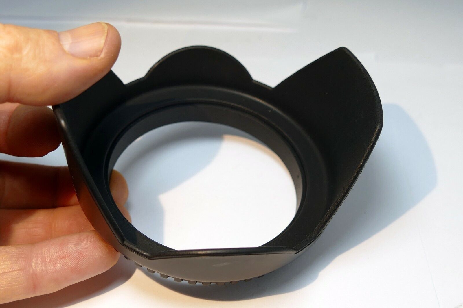 77mm Plastic Lens Hood Shade petal flower shaped