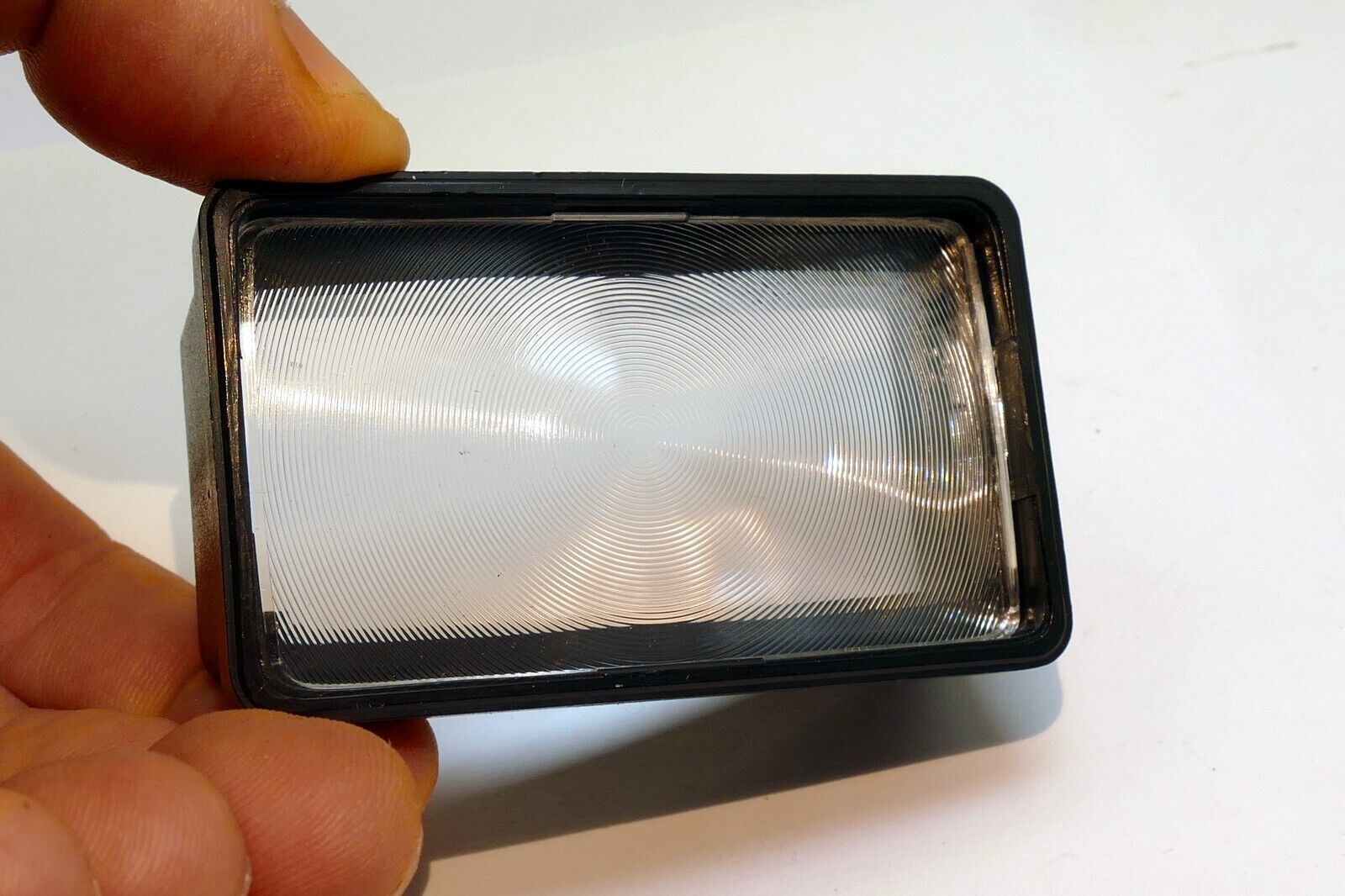 Vivitar  E WA-1   wide Angle Attachment flash adapter 30X65mm