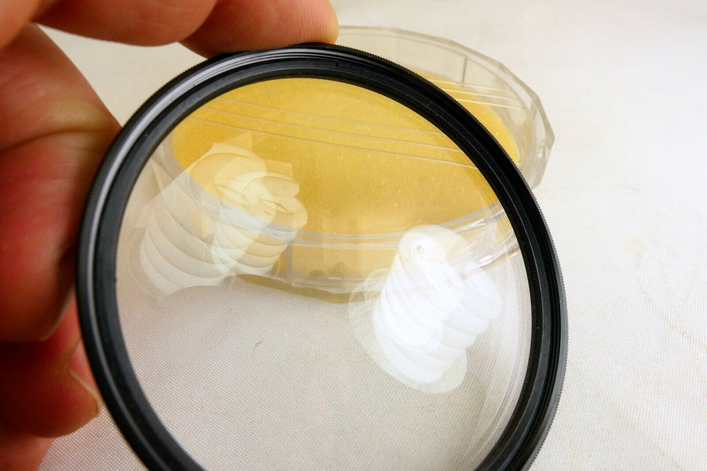 Tiffen 72mm +2 Close up macro lens filter scratched in the center