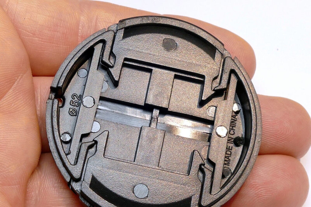 ProMaster 52mm rim Lens Front Cap Snap on type  55-200mm