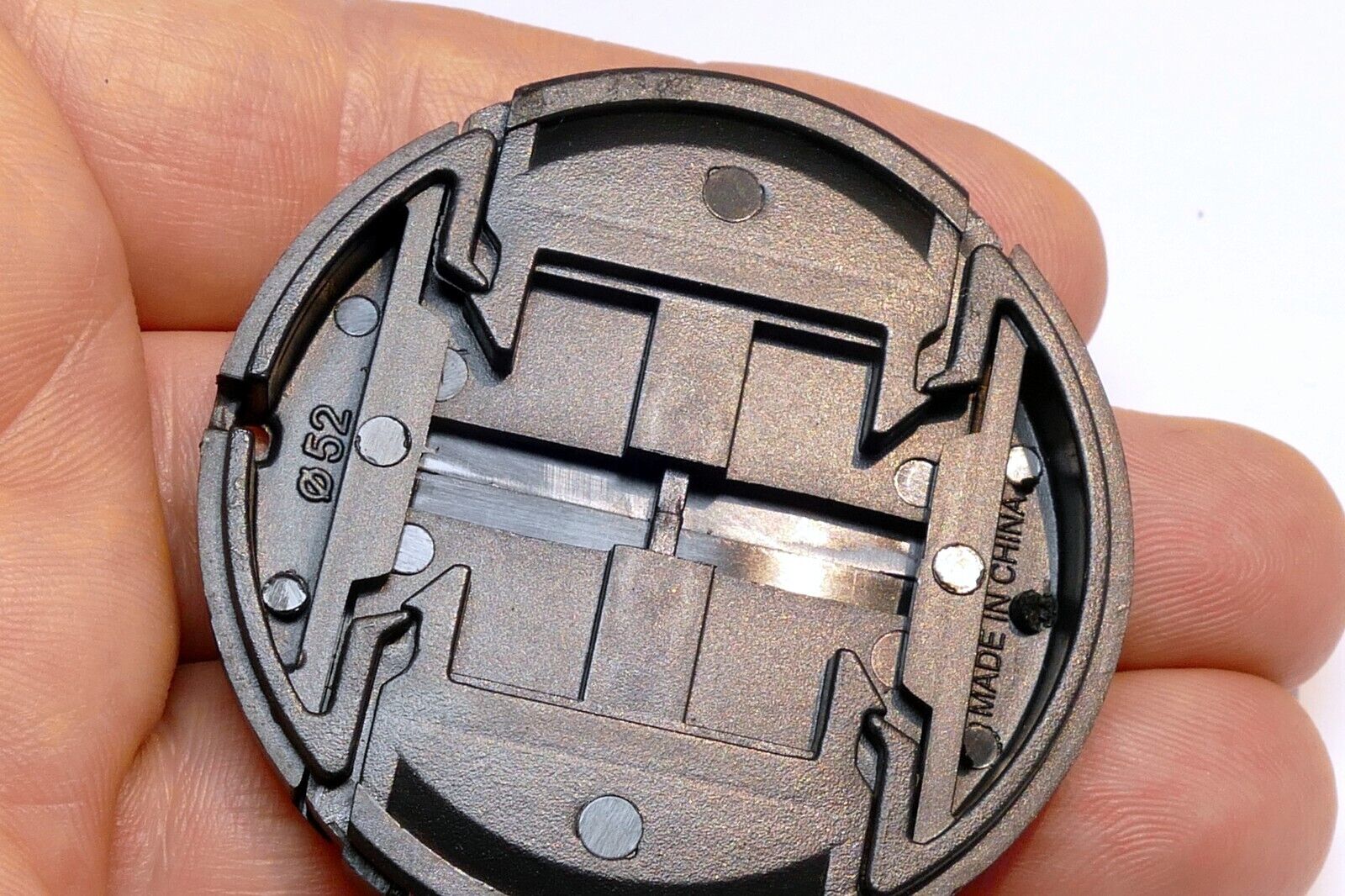 ProMaster 52mm rim Lens Front Cap Snap on type  55-200mm