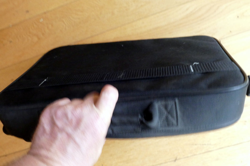 Case Logic 14" 15" 15.6" Laptop Attaché Bag in Black Sleeve SOFT CASE  06/09D