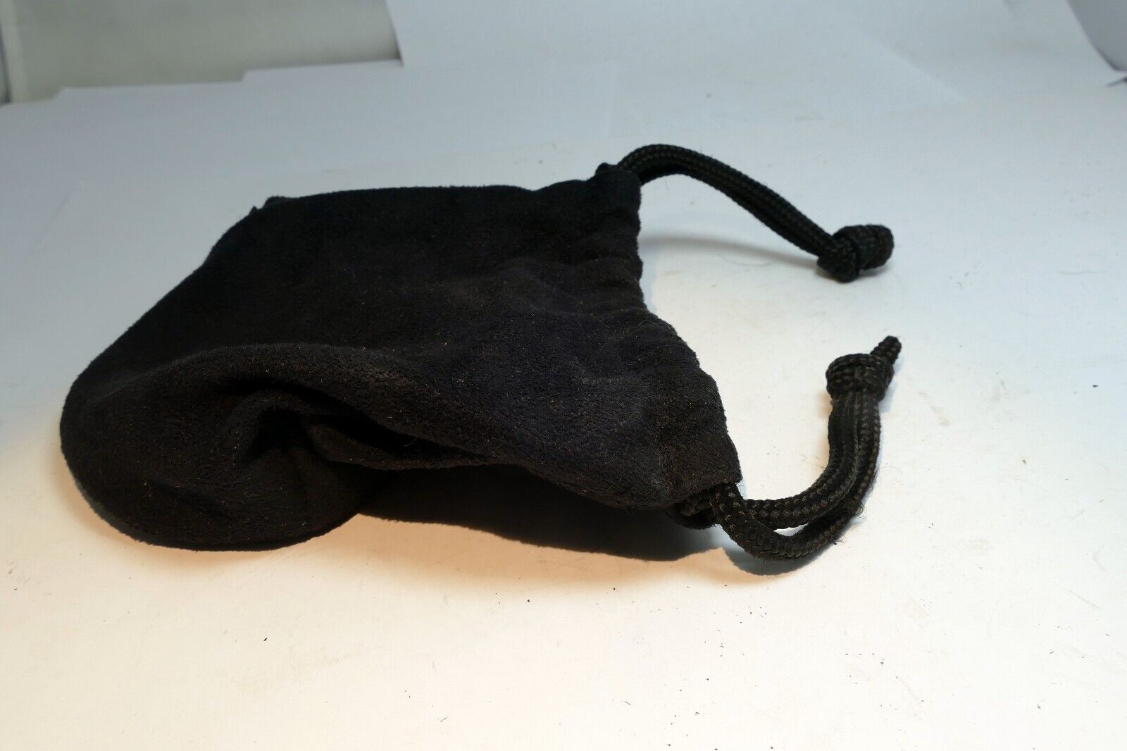 Nikon CL-0915 Black Soft Lens Case Pouch for 55-200mm 18-135mm 18-140mm ED AF-S