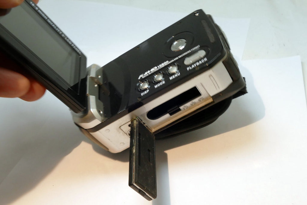 DXG  1080P  DXG - 5B1V  HD Camcorder Gray No battery, charger - Untested, AS IS