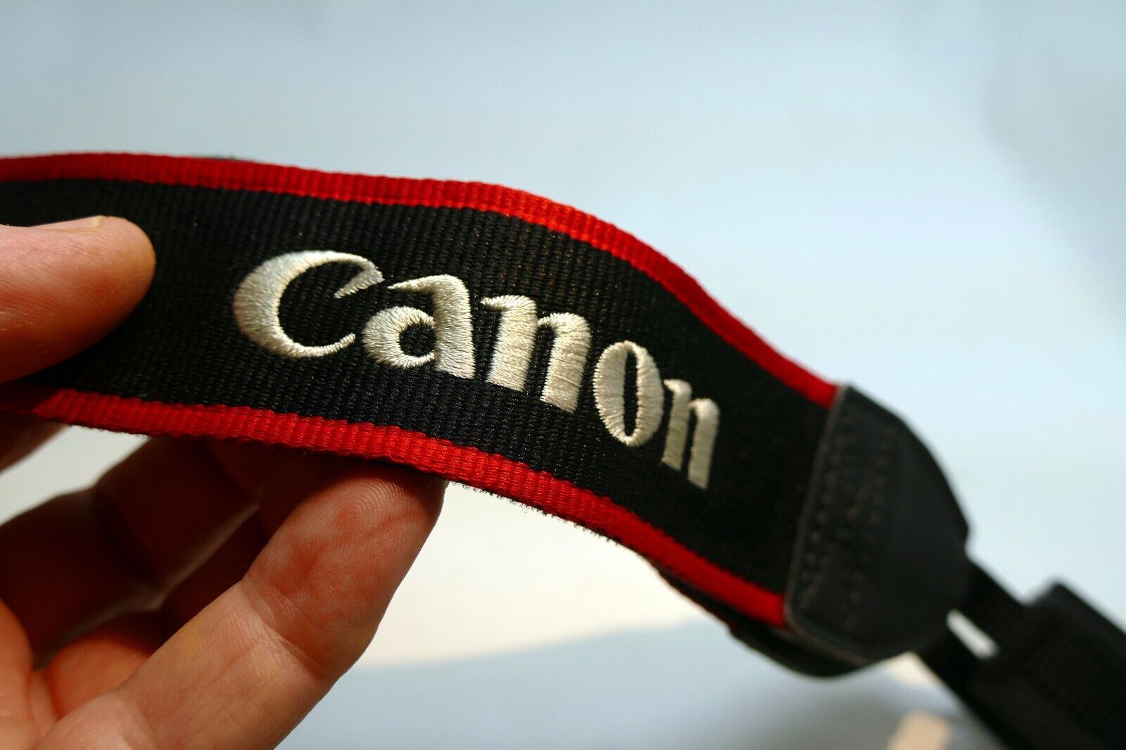 Canon EOS 5D Mark III Digital Camera Neck Shoulder Strap Black-Red - Genuine OEM