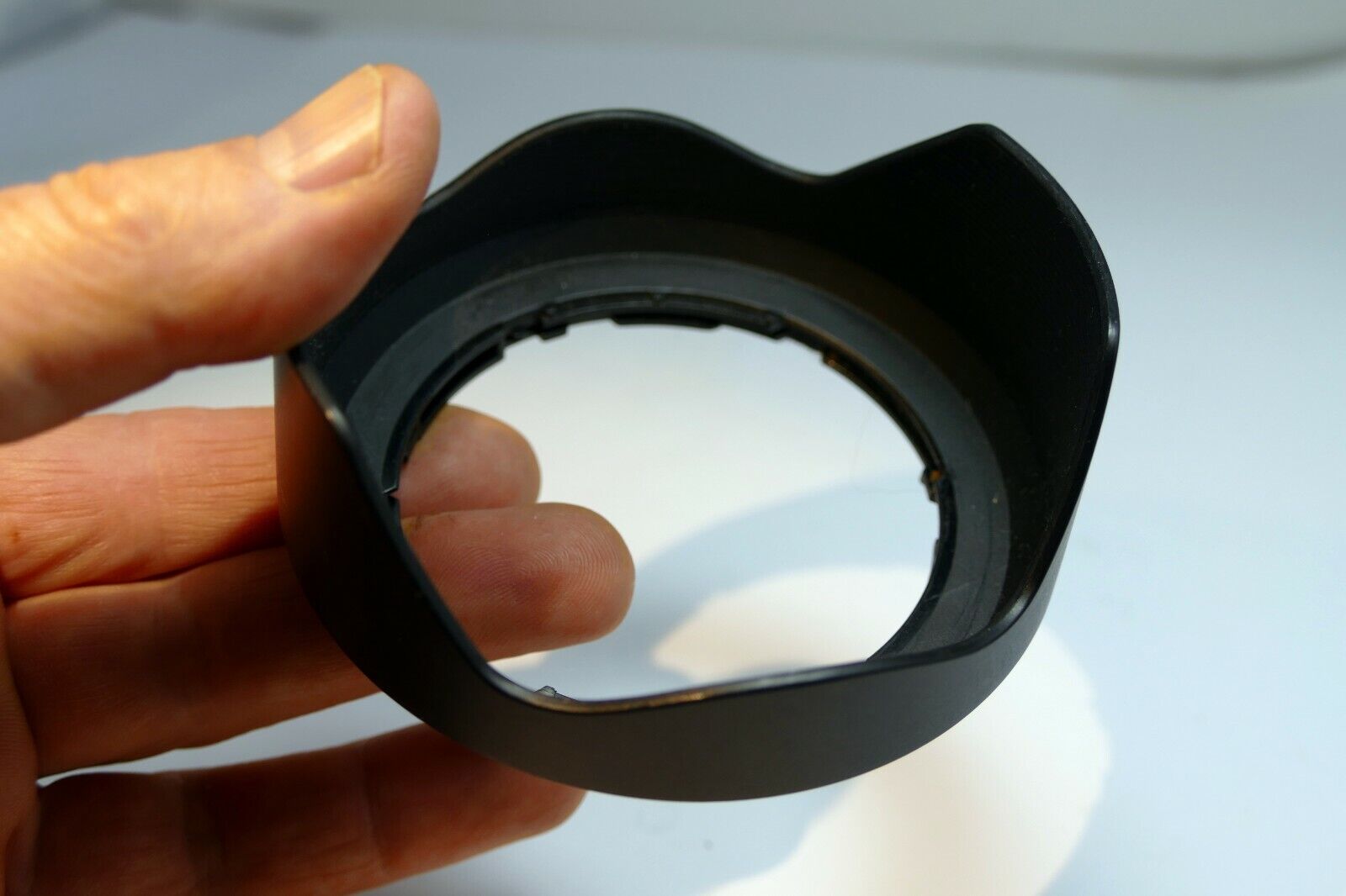 Floral bayonet lens Hood Shade (unbdranded) 67mm ID