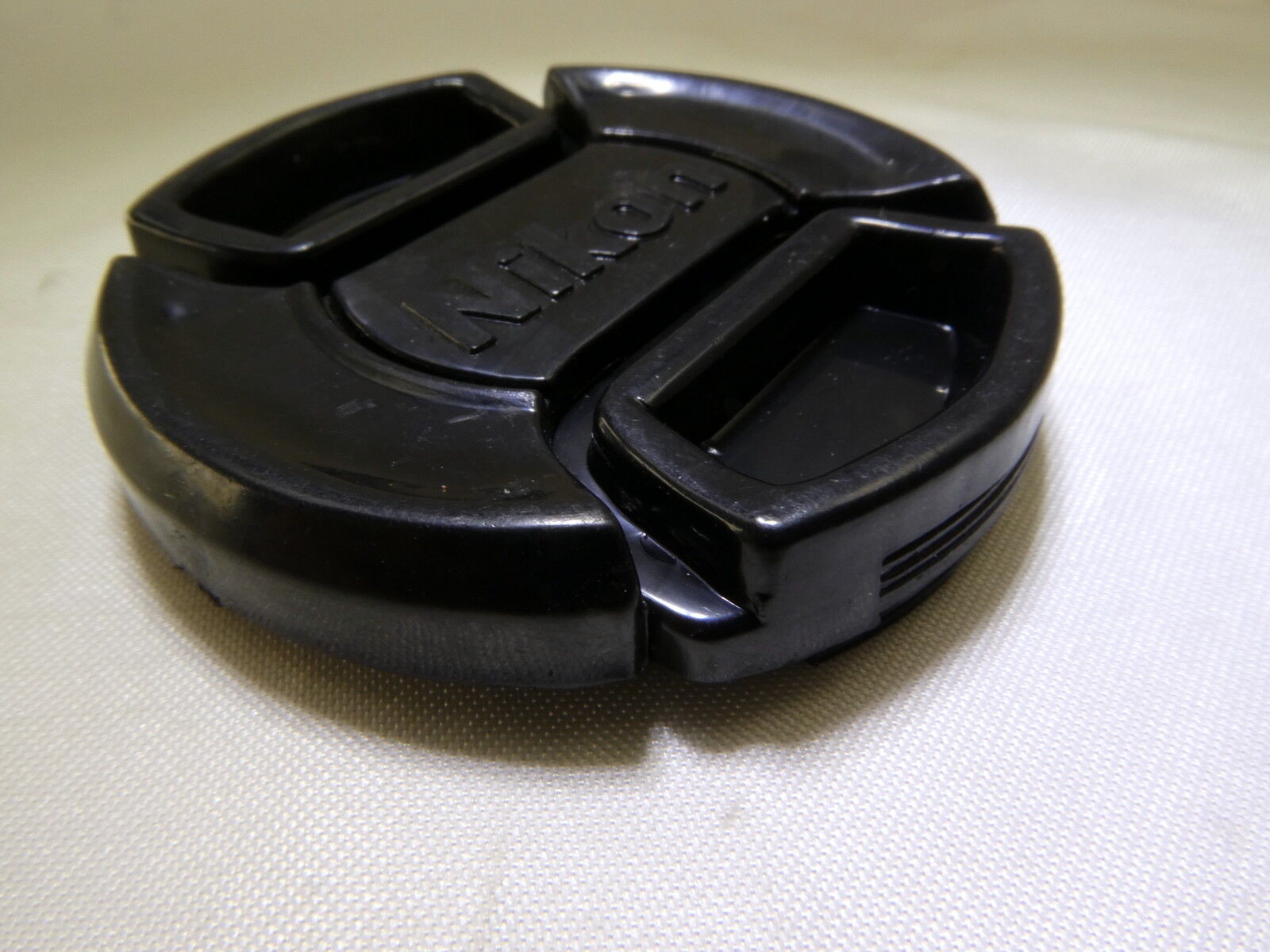 Aftermarket  52mm Black Front Lens Cap Snap On for  18-55mm AF-S