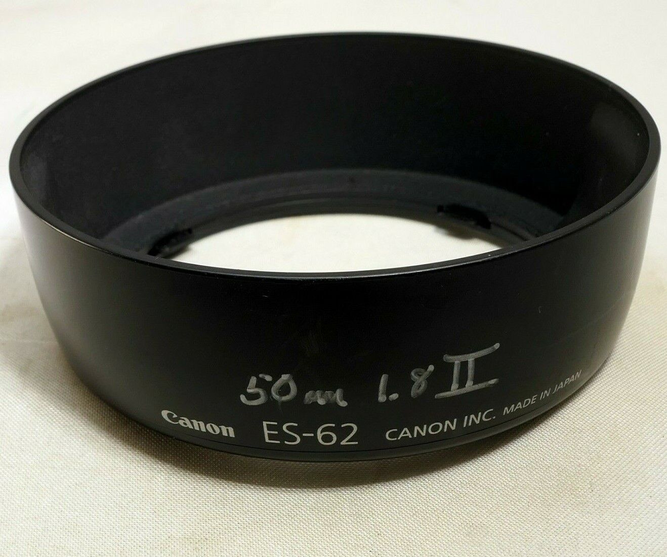 ES-62 52mm Plastic Lens hood for Canon 50mm f1.8 EF II Lenses clip on type