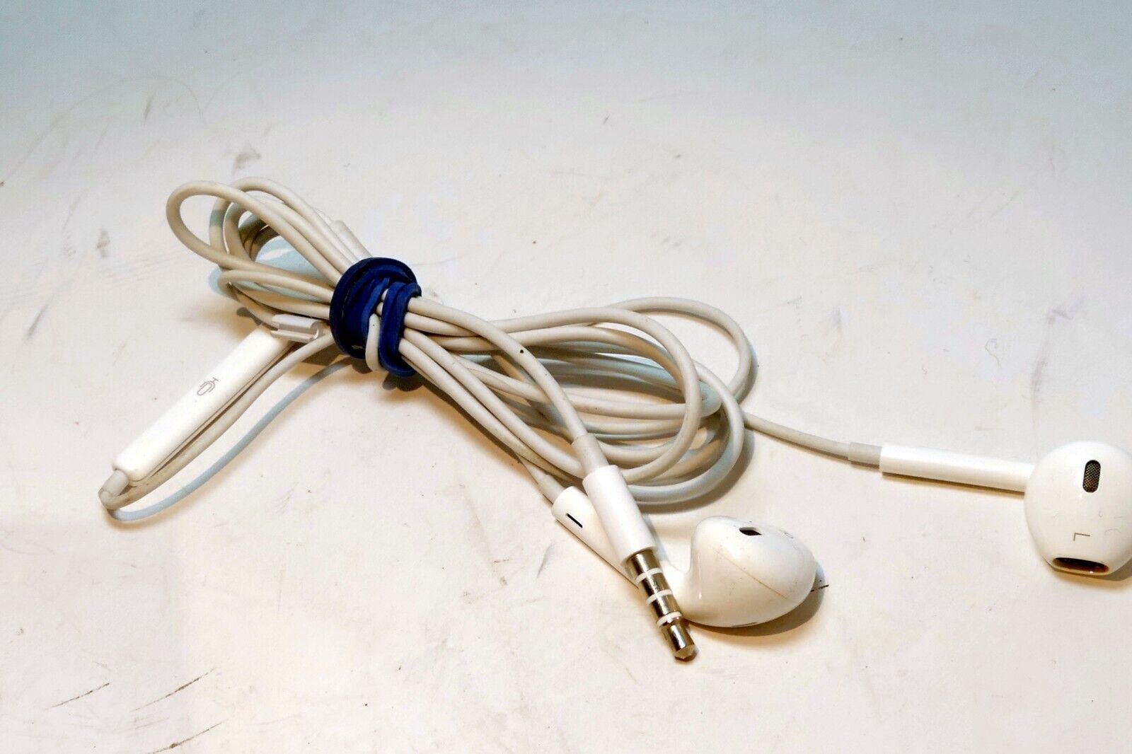 Apple EarPods 3.5mm Jack Headphones w/ Remote In Ear Buds - OEM