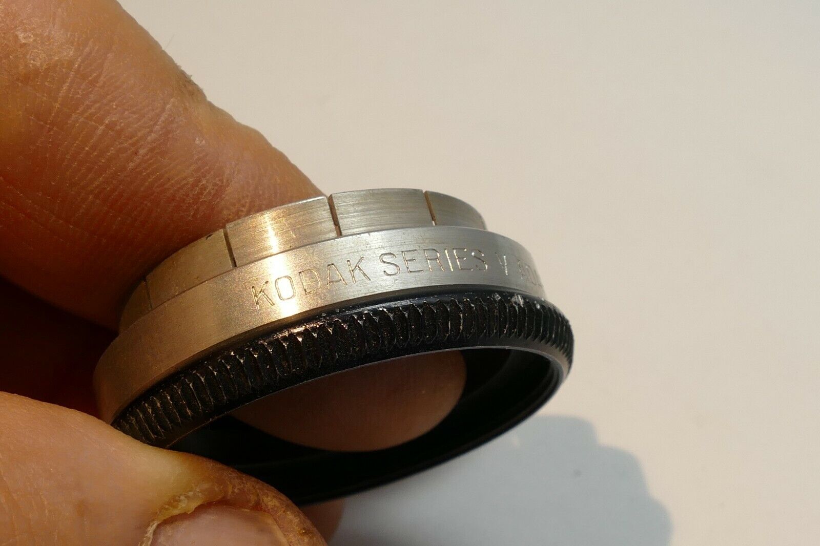 28.5mm to 33.3mm (screw in) to series 5 V double threaded filter holder 1 5/16"