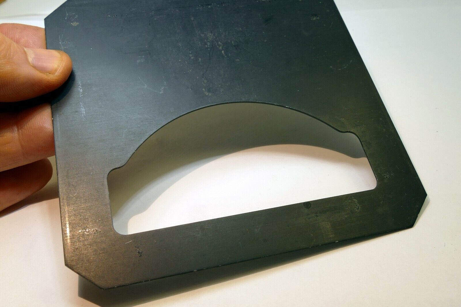 Lindahl Vignette White Mask 4.5X4.5" Smooth Bottom Arc frame solid