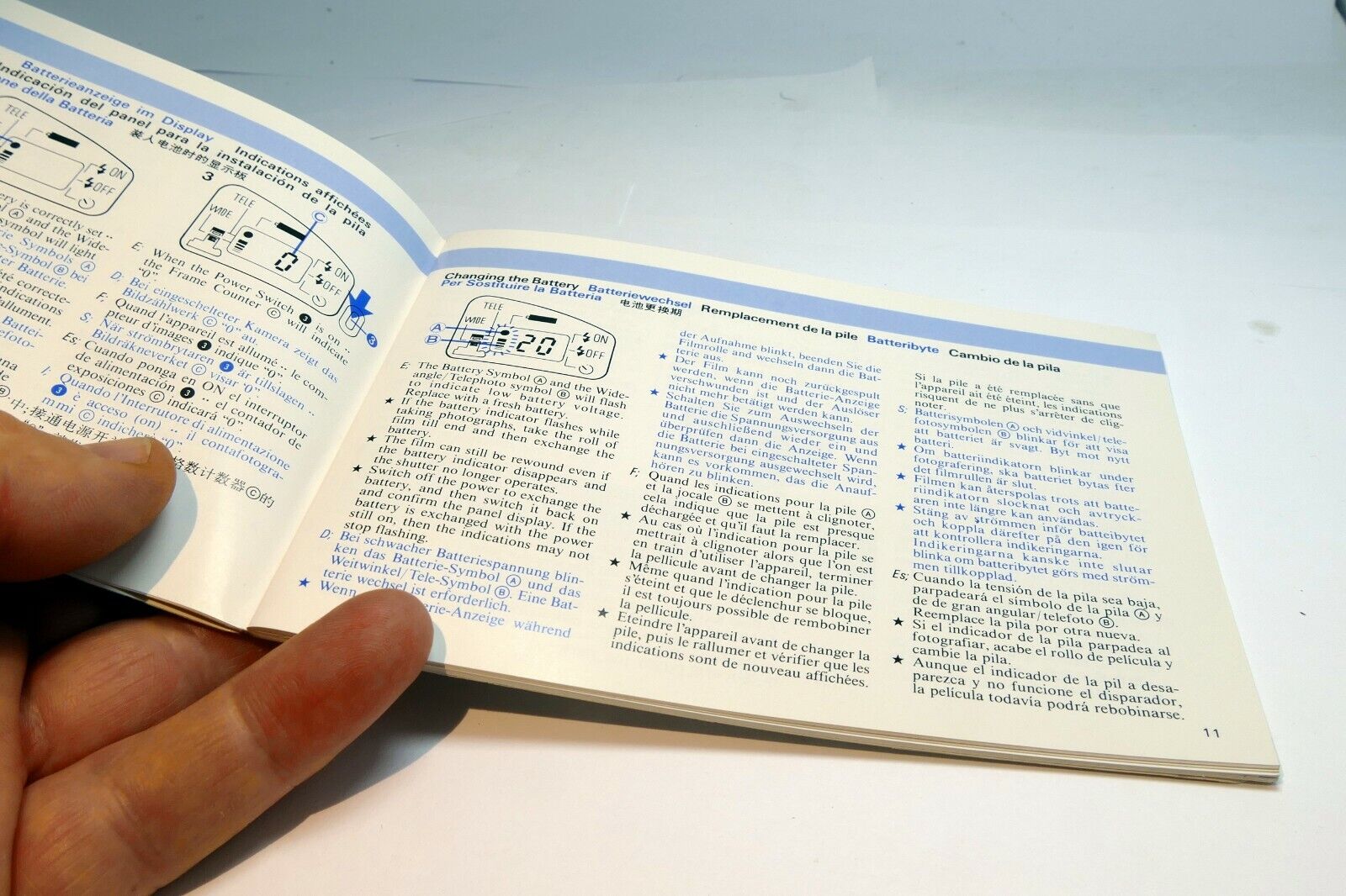 Konica MR. 640 Camera Guide Instruction Manual English Francais Espanol Italiano