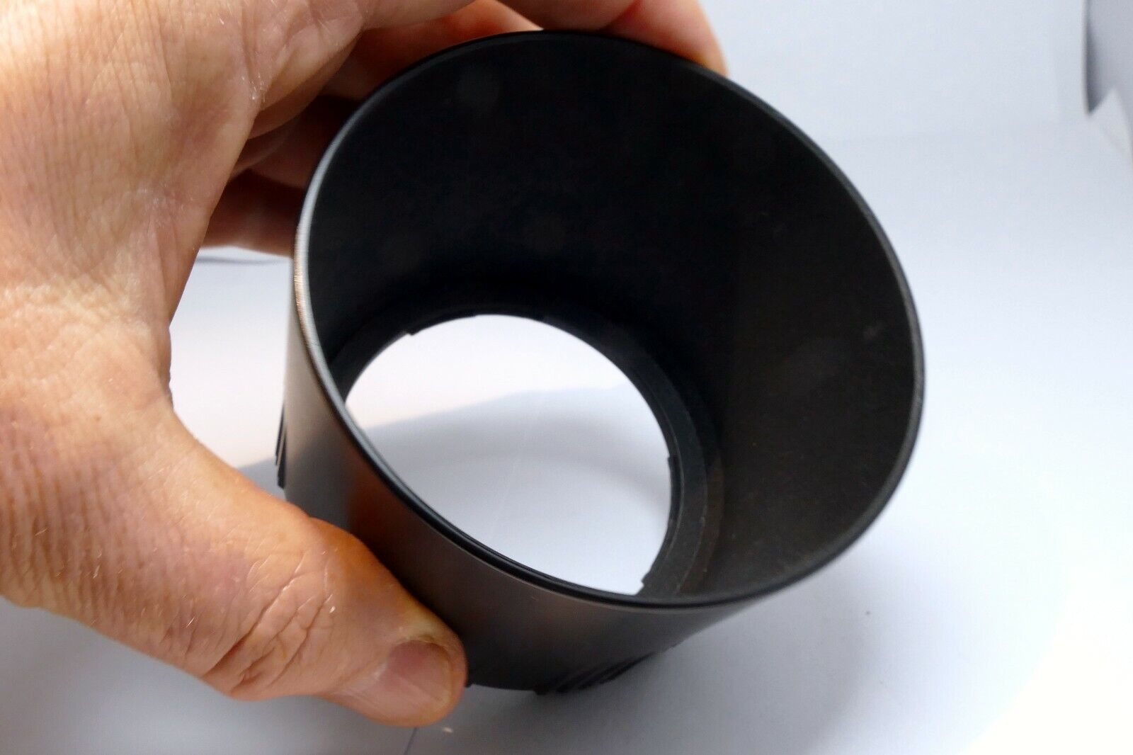 Sigma LH 635-01 Plastic Lens hood Shade for 70-300mm f4-5.6 Macro lens