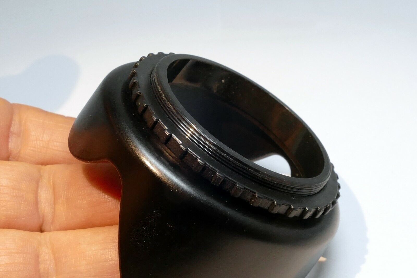 Altura 52mm Lens Hood Tulip Shade Threaded type for 18-55mm VR 50mm f1.8