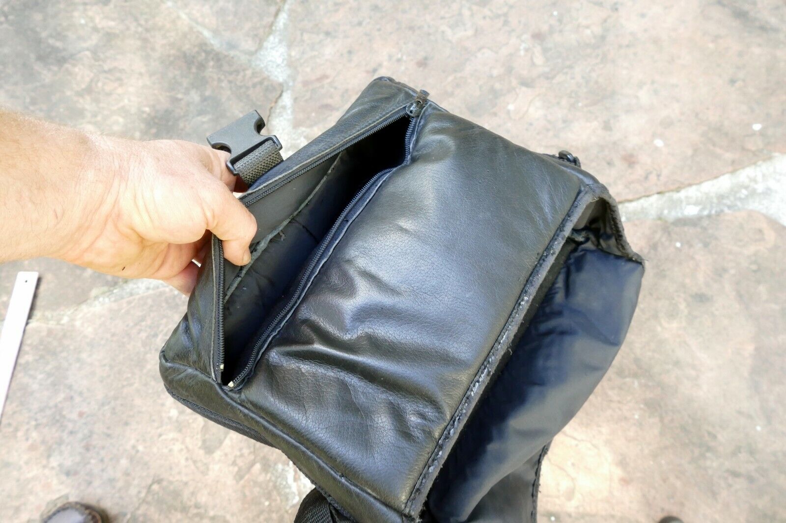 Haso Case Camera messenger bag 11X7X4" with shoulder strap rabbit