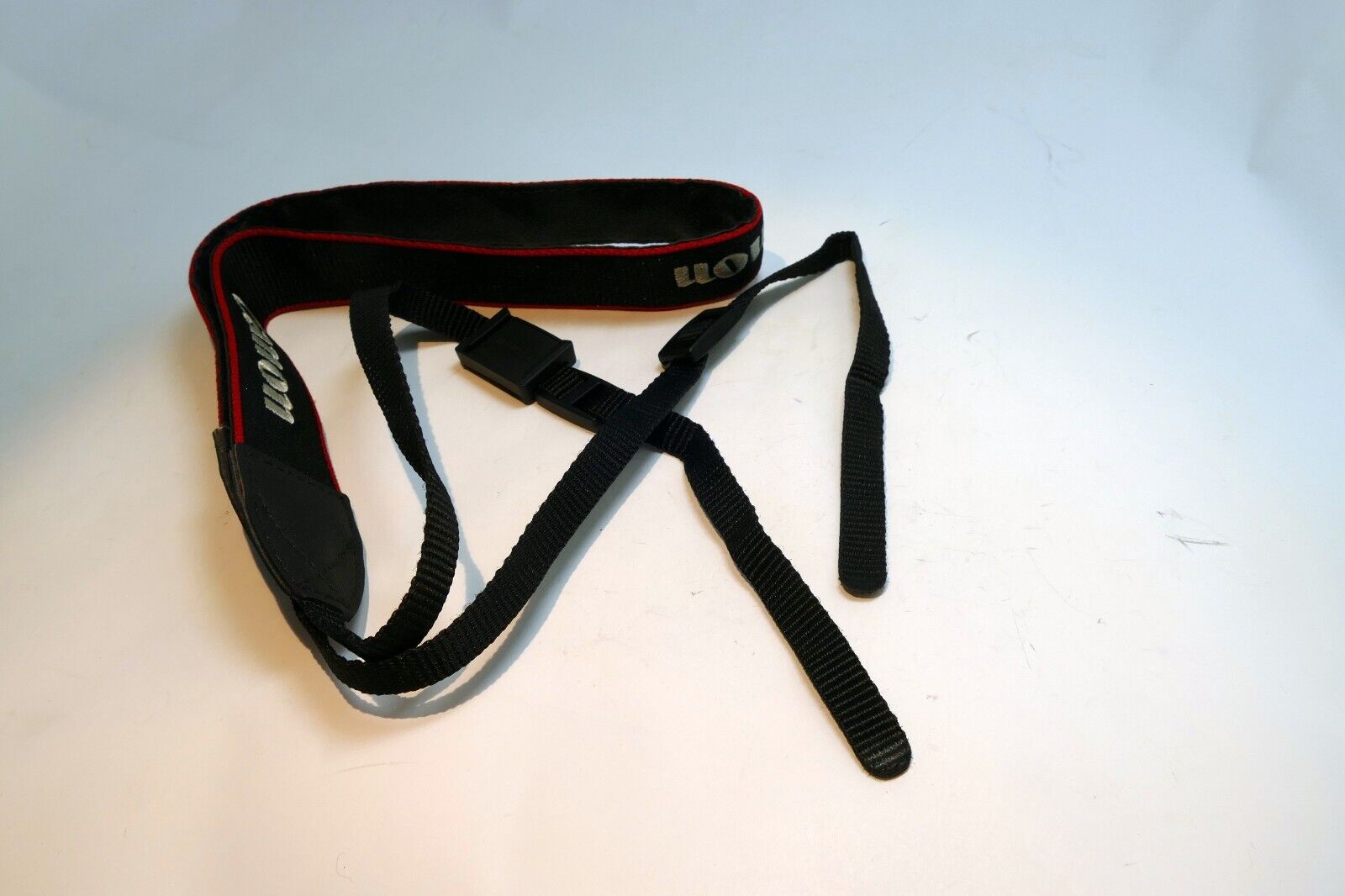 Canon EOS Digital Camera Neck Shoulder Strap Red - Black 3cm wide - Original