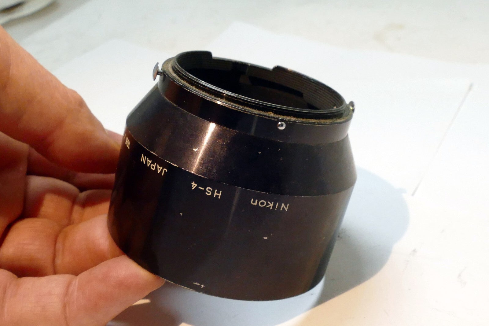 Nikon 52mm HS-4 Clip-on Lens Hood 105mm f2.8 f4 micro Nikkor fits 85mm f2 AI