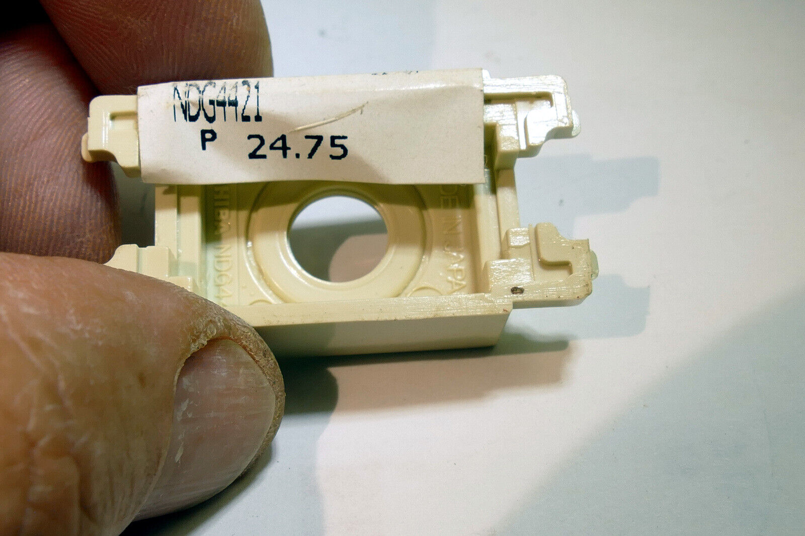 Single COAX  Cable Single  Ivory plate cap  562051